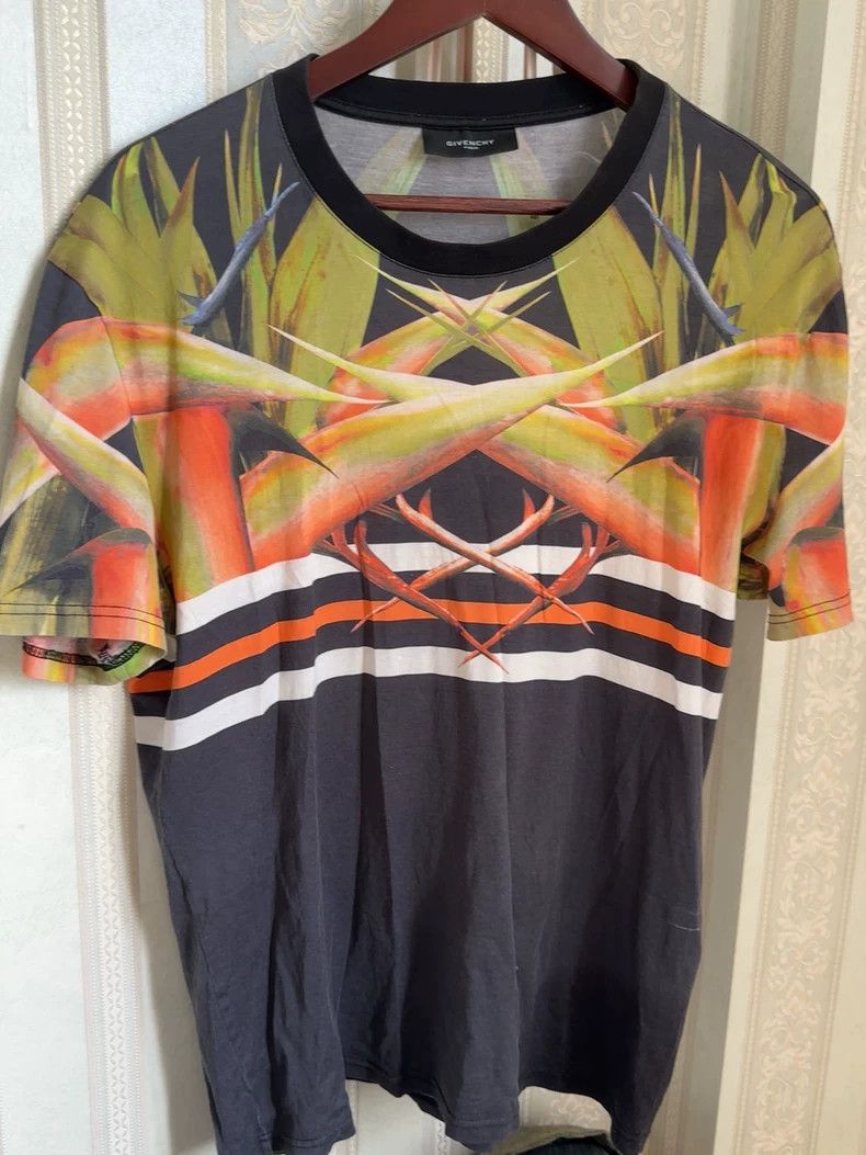 Givenchy Givenchy Short-sleeved T-shirt, L size Size US L / EU 52-54 / 3 - 1 Thumbnail