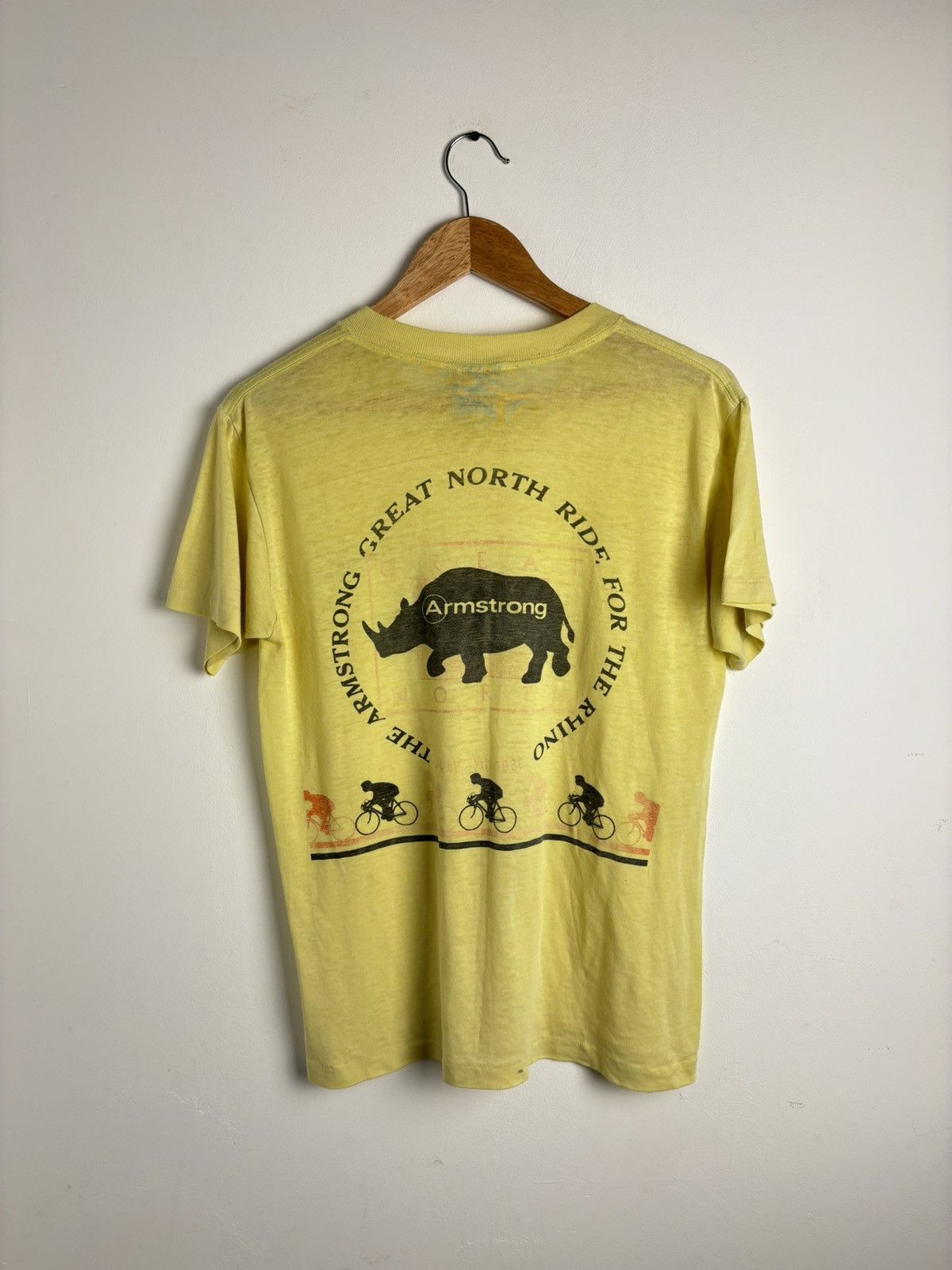 Vintage Vintage 1988 Armstrong Ride Singlestitch Tee Size US M / EU 48-50 / 2 - 1 Thumbnail