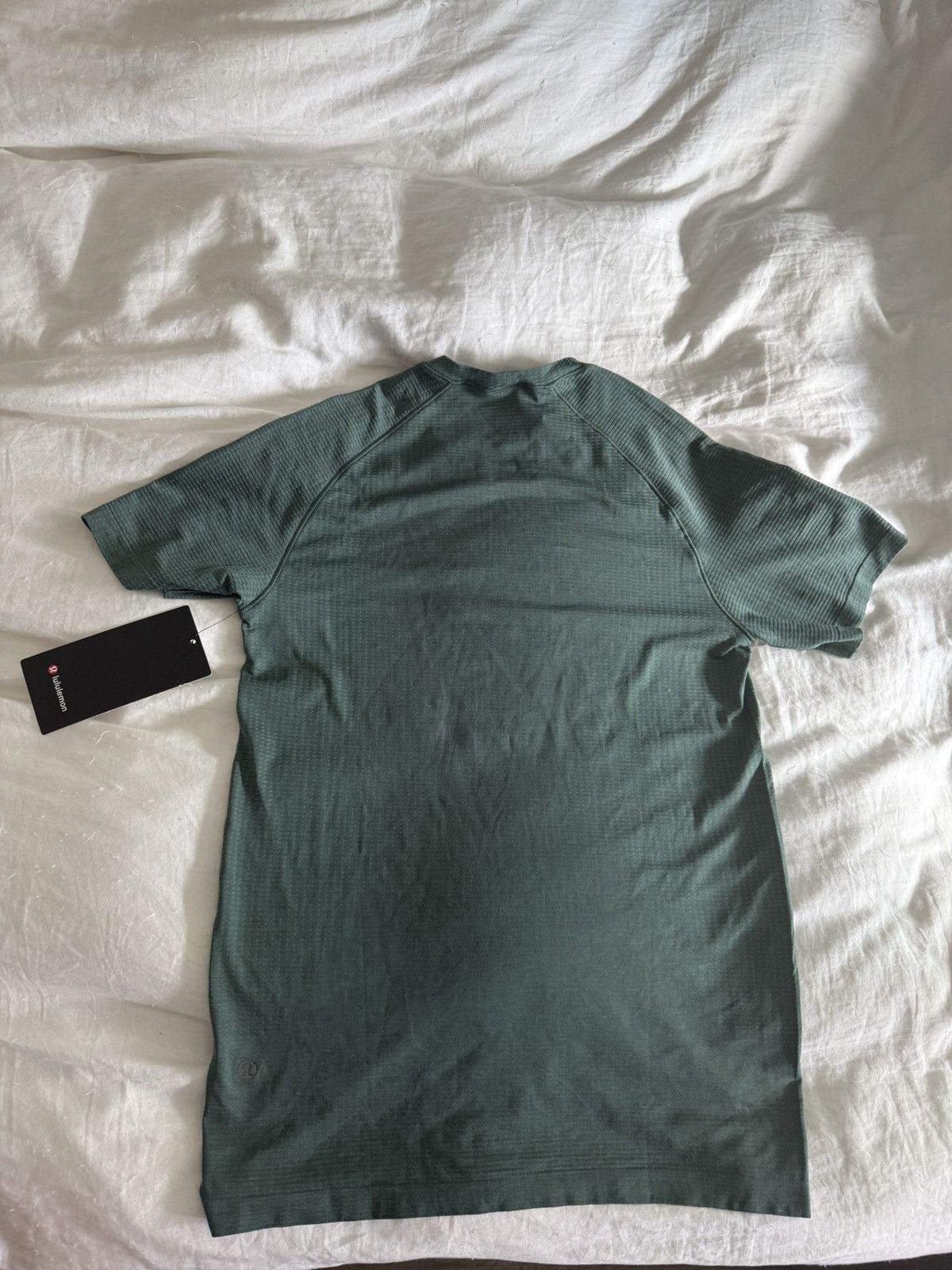 Lululemon Metal Vent Tech Short Short Sleeve Size US XS / EU 42 / 0 - 2 Thumbnail