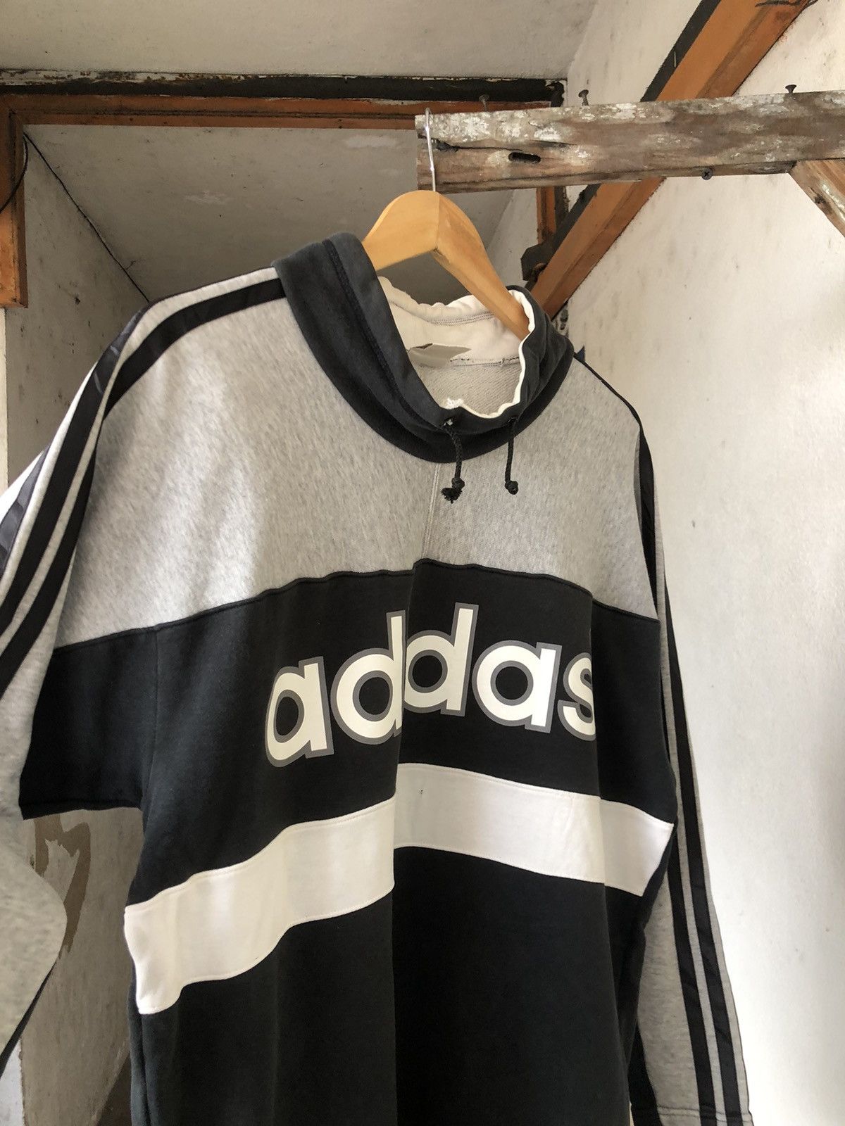 Adidas Vintage 90s Adidas Big Logo Sweater Japan Made Size US L / EU 52-54 / 3 - 12 Thumbnail