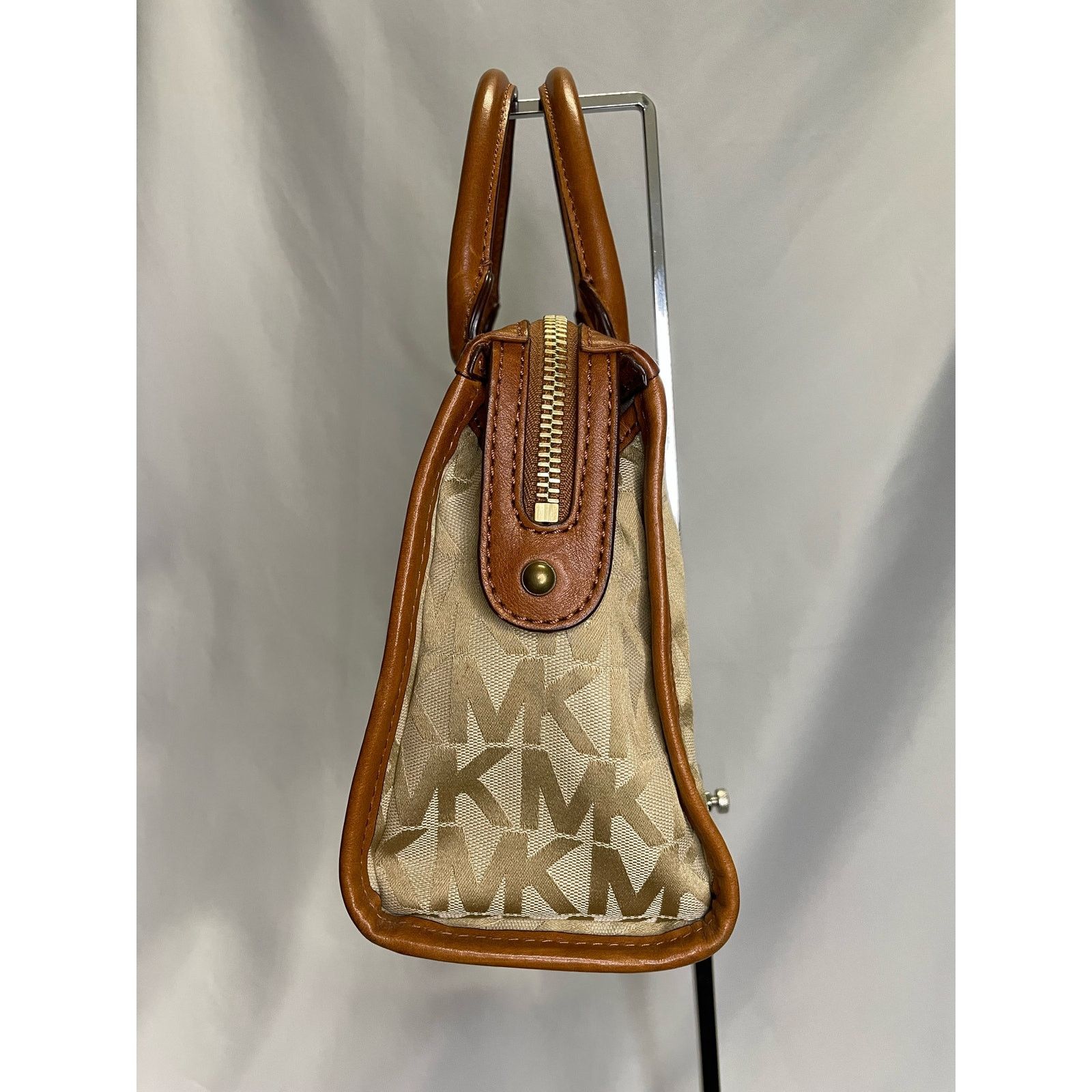 Michael Kors Michael Kors Signature Monogram Satchel Bag in Tan and Brown Size ONE SIZE - 5 Thumbnail