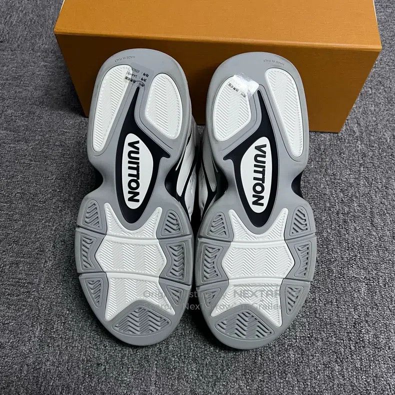 Louis Vuitton Louis Vuitton White and black flower adjustable Velcro bas Size US 6.5 / EU 39-40 - 4 Thumbnail