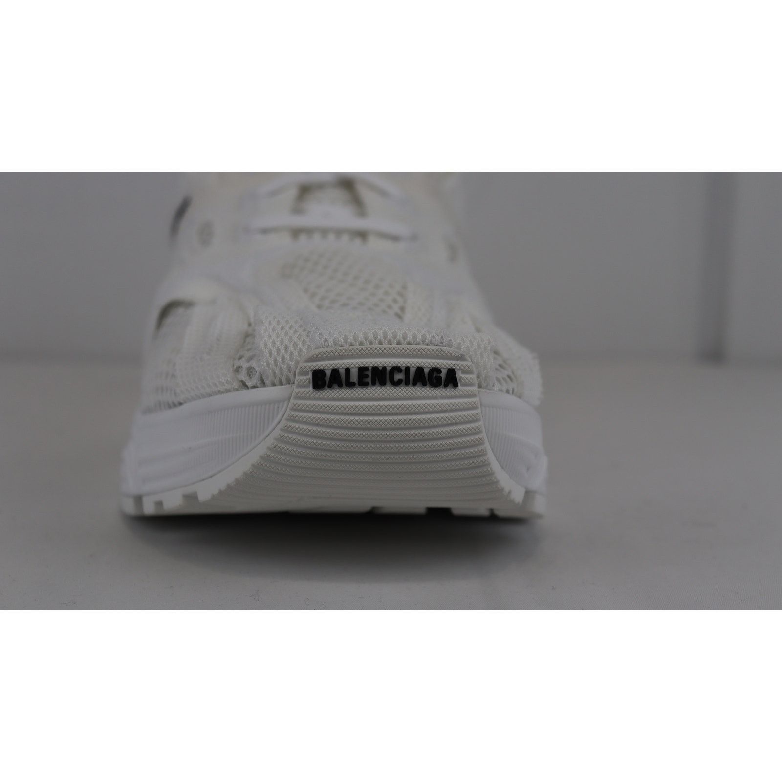 Balenciaga o1rshd1 Q:2 / Monocolor Fabric / Mesh Phantom Sneakers White Size US 11 / EU 44 - 3 Thumbnail