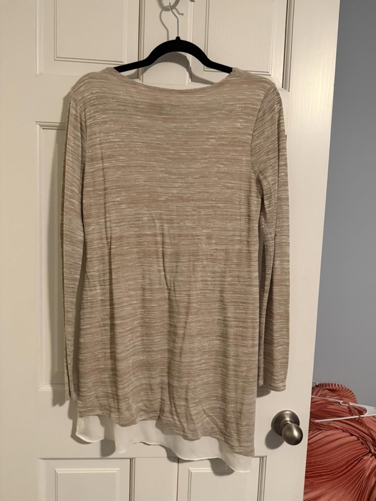 Other White House Black Market Brown and Cream Layered V-Neck Med Size M / US 6-8 / IT 42-44 - 3 Thumbnail