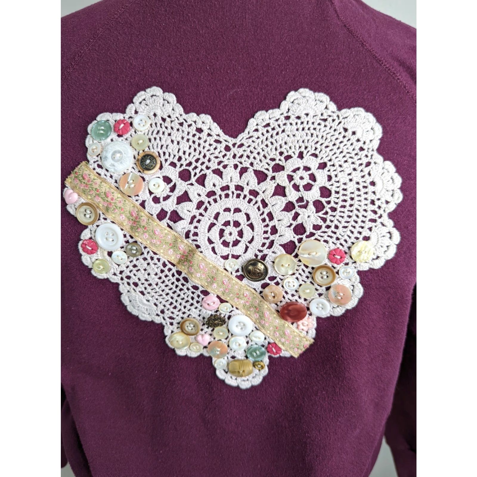 Vintage VINTAGE 90s Raglan XL Collared Sweatshirt Hearts Button Lace USA Made Grandma Size XL / US 12-14 / IT 48-50 - 3 Thumbnail