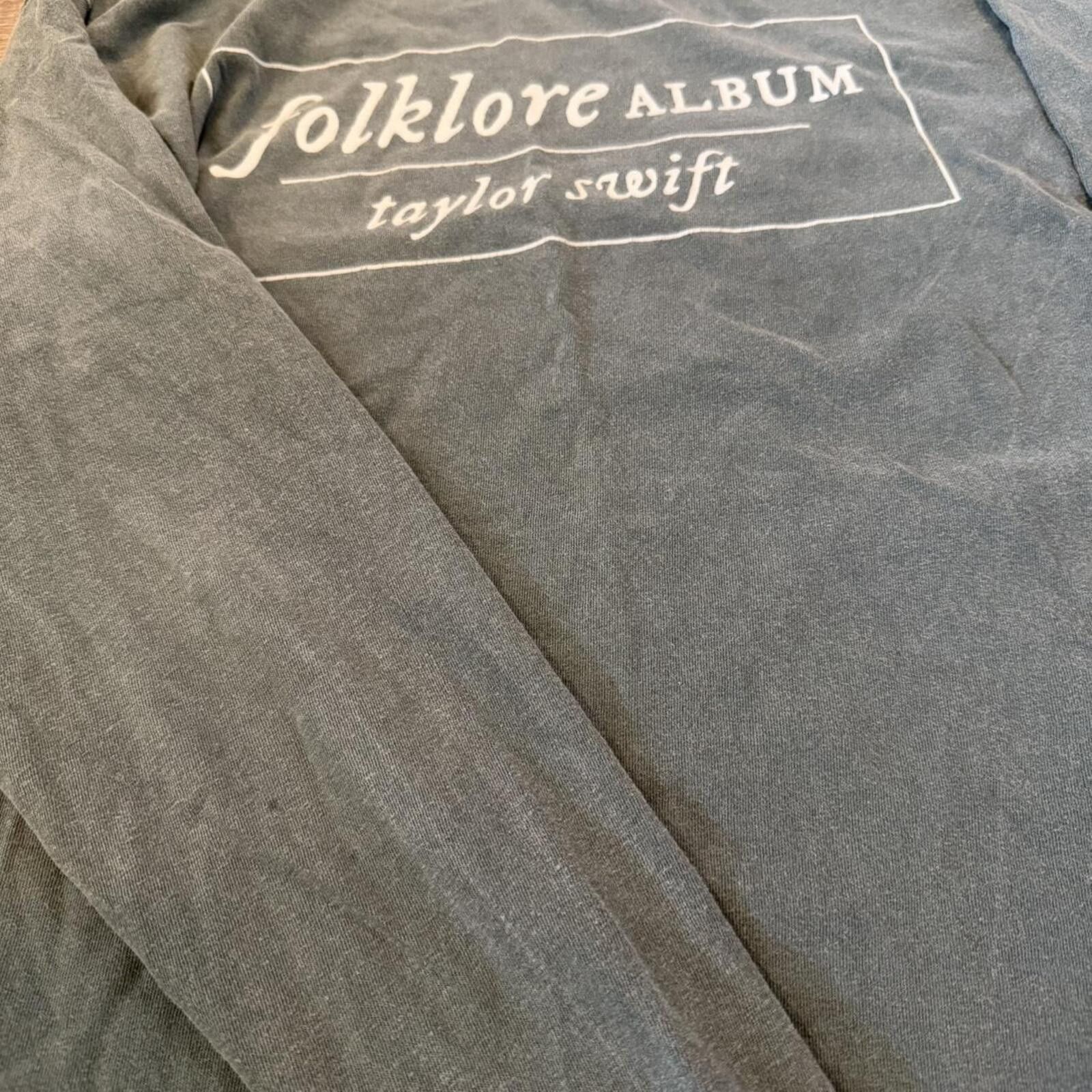 Other Taylor swift folklore album long sleeve t shirt M Size M / US 6-8 / IT 42-44 - 4 Thumbnail