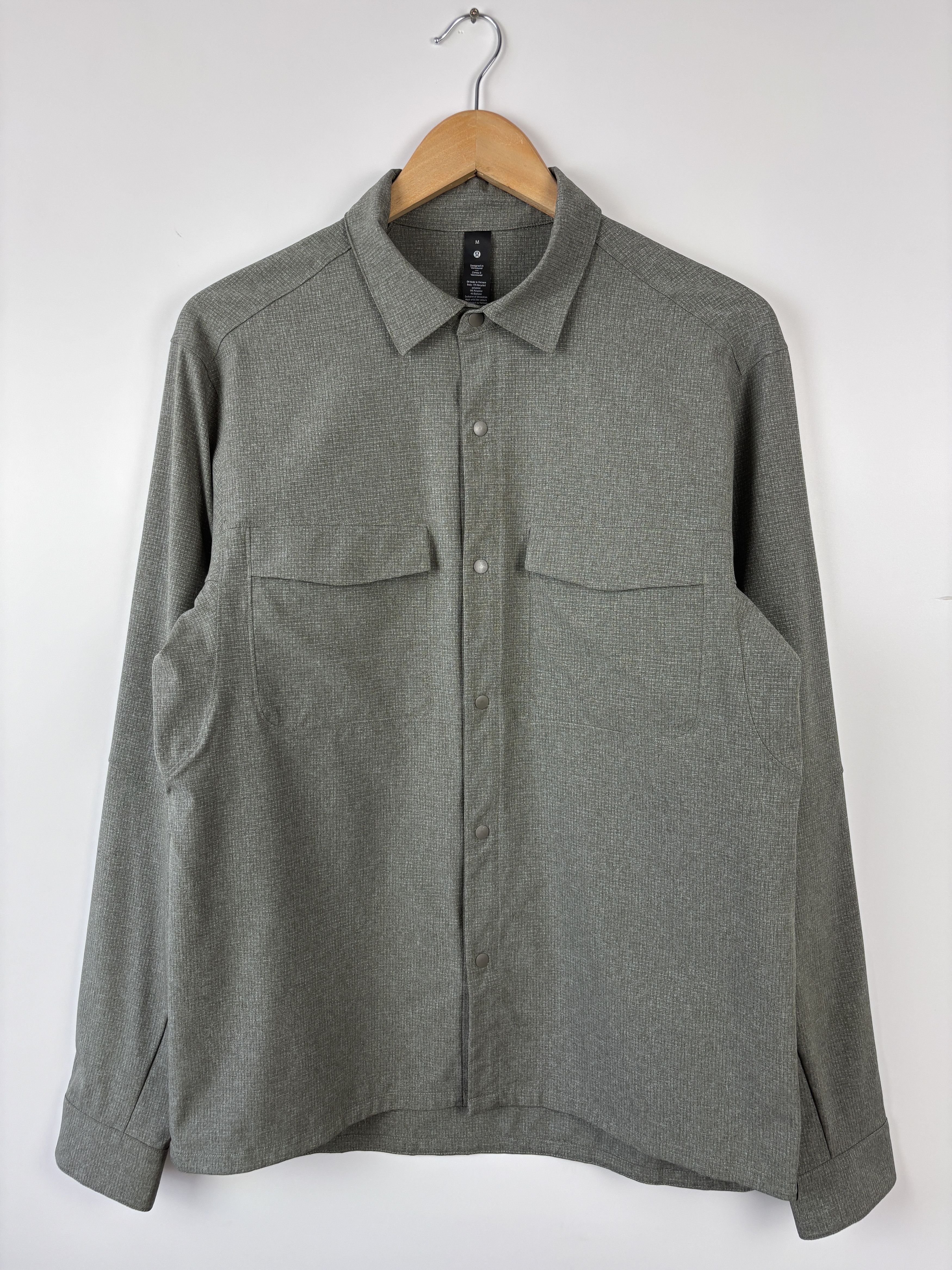 Lululemon Mens Lululemon Longsleeve Pearl Snap Shirt Gray Size M Size US M / EU 48-50 / 2 - 1 Thumbnail