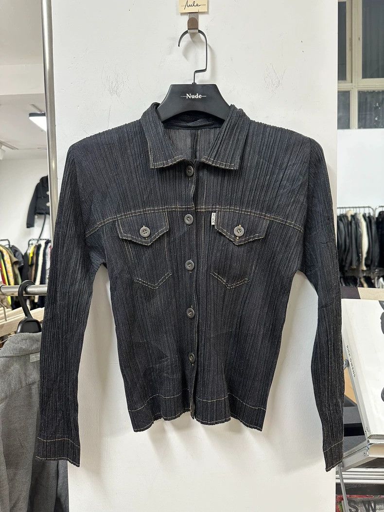Issey Miyake Issey Miyake size:4 Black pleated denim jacket Size XS / US 0-2 / IT 36-38 - 1 Thumbnail