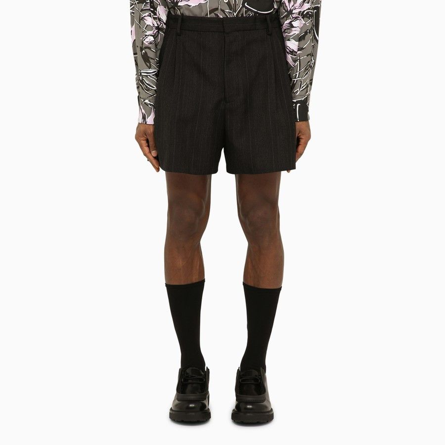 Prada o1d2blof0524 Shorts in Black Size US 32 / EU 48 - 1 Thumbnail