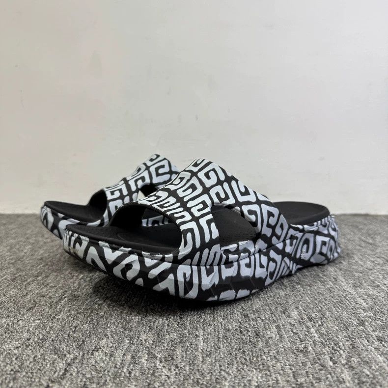 Givenchy Givenchy Full-Print Logo Slippers, Size: Size US 10 / EU 43 - 1 Thumbnail