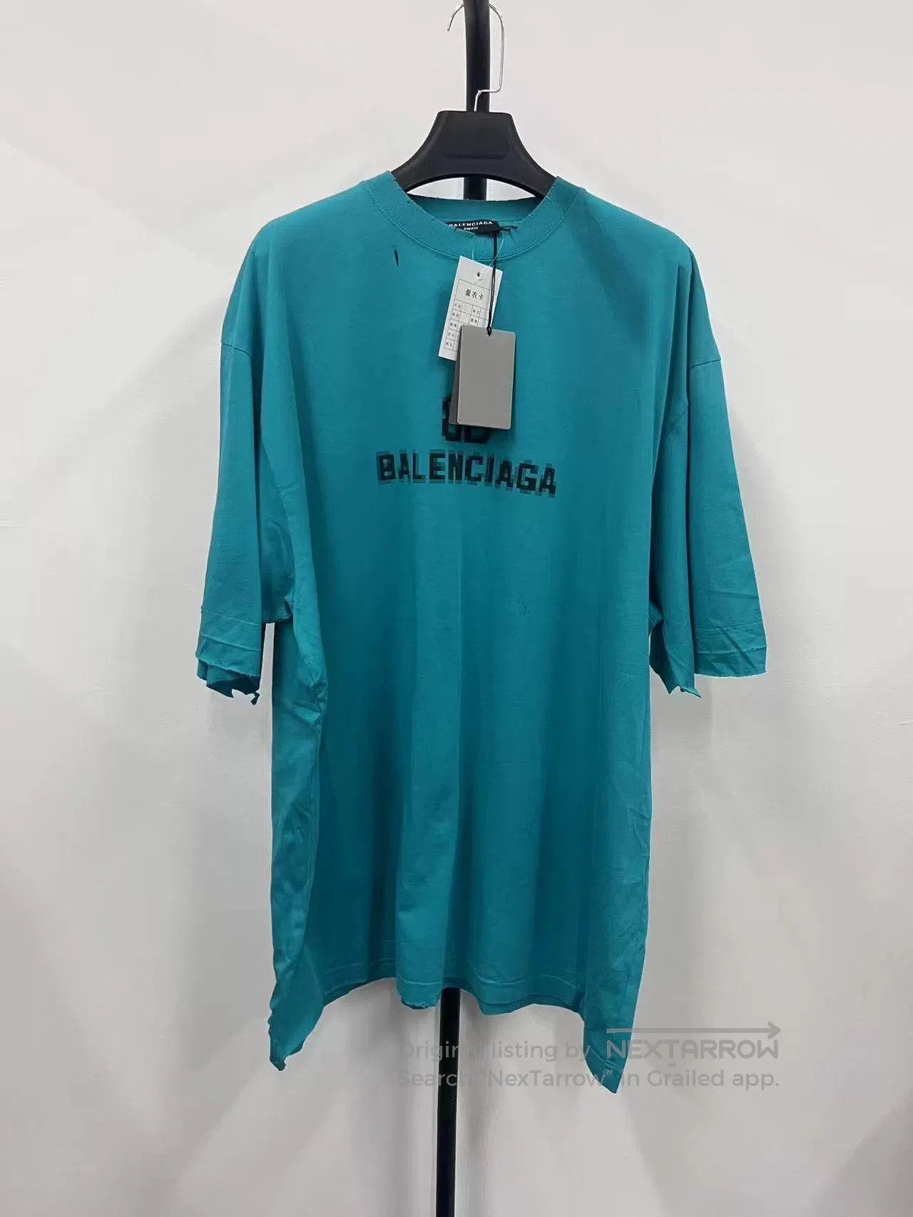 Balenciaga Balenciaga Mosaic Blur Logo Oversized Distressed T-Shirt. Size US S / EU 44-46 / 1 - 1 Thumbnail