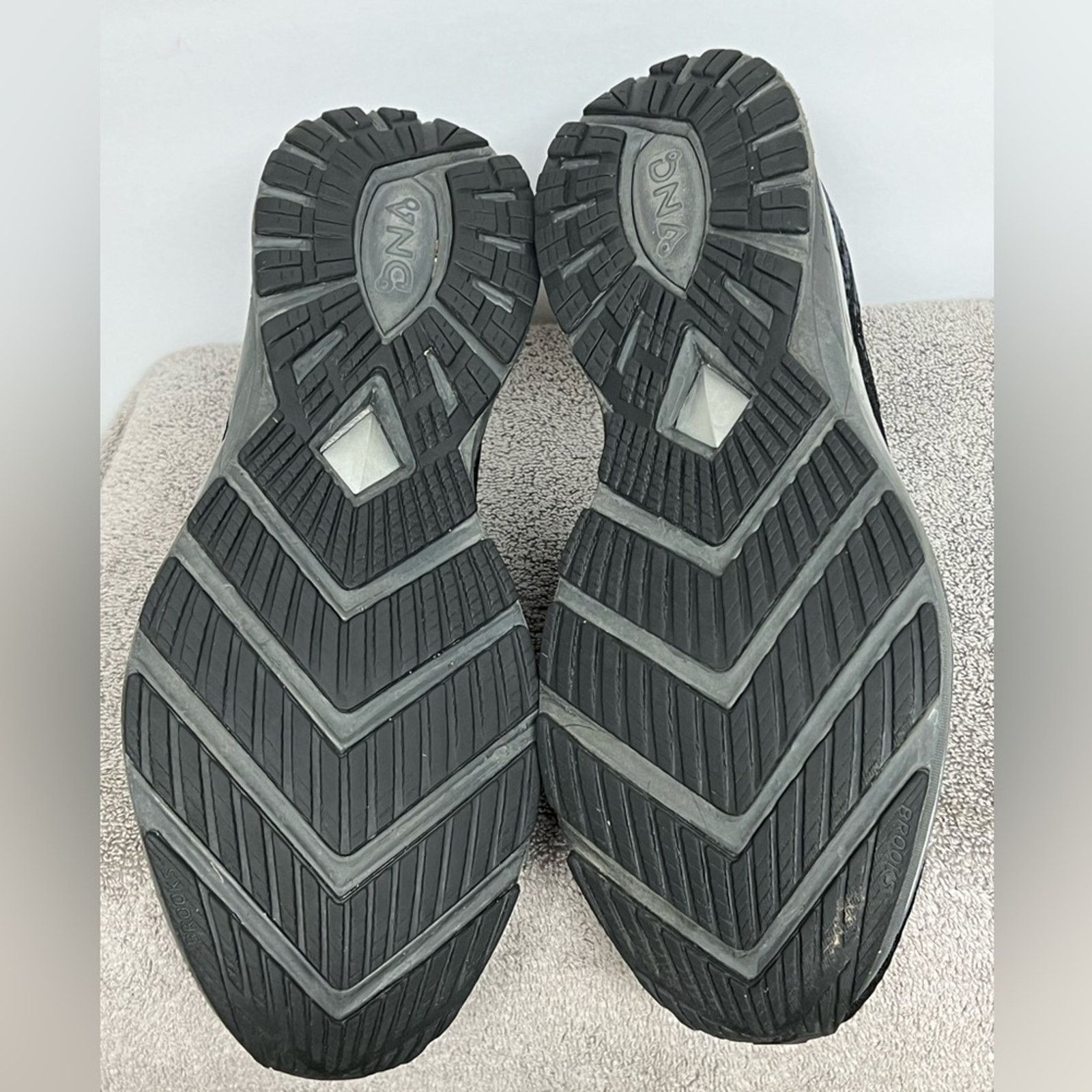 Brooks Brooks Men’s Ricochet Black Silver Running Shoes Size 11.5 Size US 11.5 / EU 44-45 - 7 Thumbnail