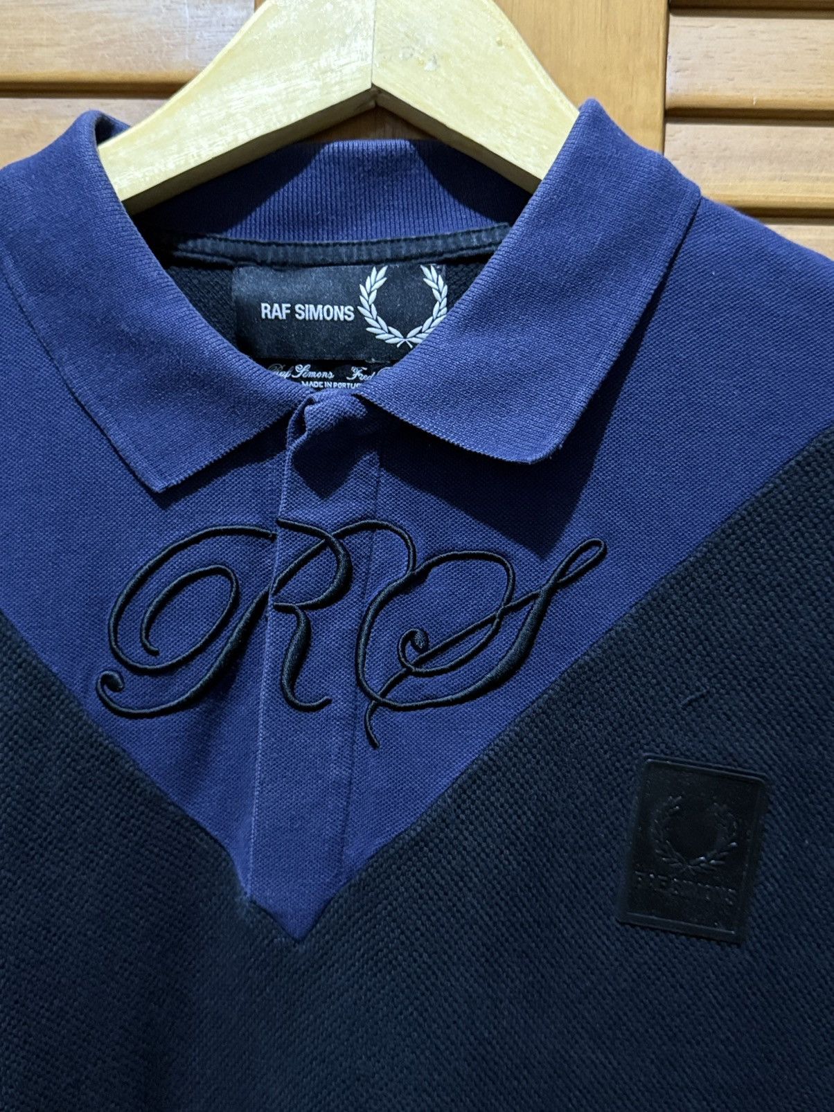 Fred Perry × Raf Simons Fred Perry x Raf Simons Oversized V-Insert Pique Polo Black Size US XXS / EU 40 - 2 Thumbnail