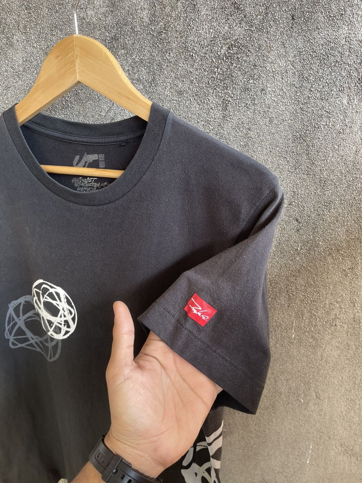 Futura × Uniqlo Hype🔥FUTURA✖️UNIQLO🔥Sun Faded Art Tshirt Size US L / EU 52-54 / 3 - 4 Thumbnail