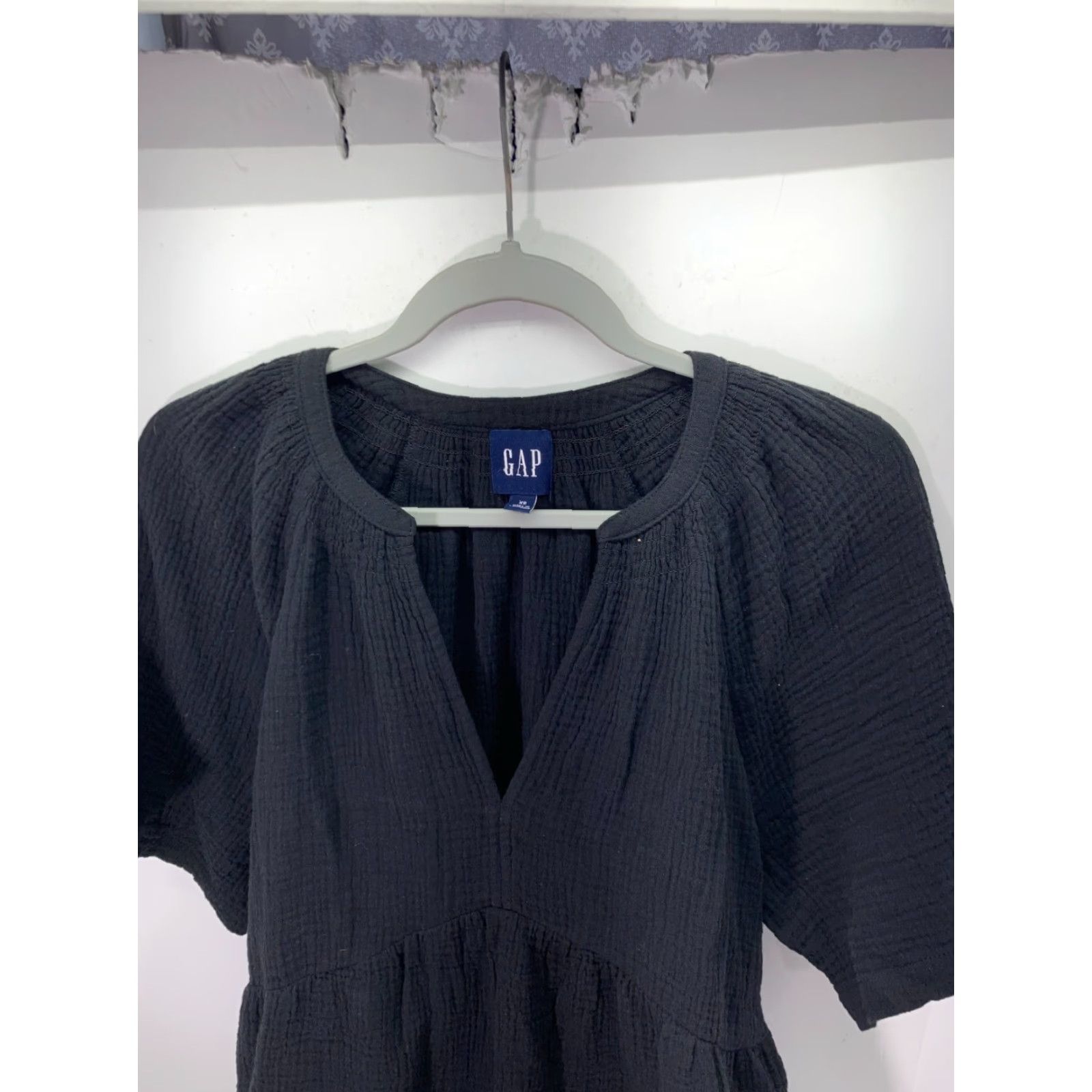 Gap VINTAGE Gap Gauze Tier Dress Womens Size XS Black Short Sleeve Split V-Neck Pockets NWT Size 26" / US 2 / IT 38 - 3 Thumbnail