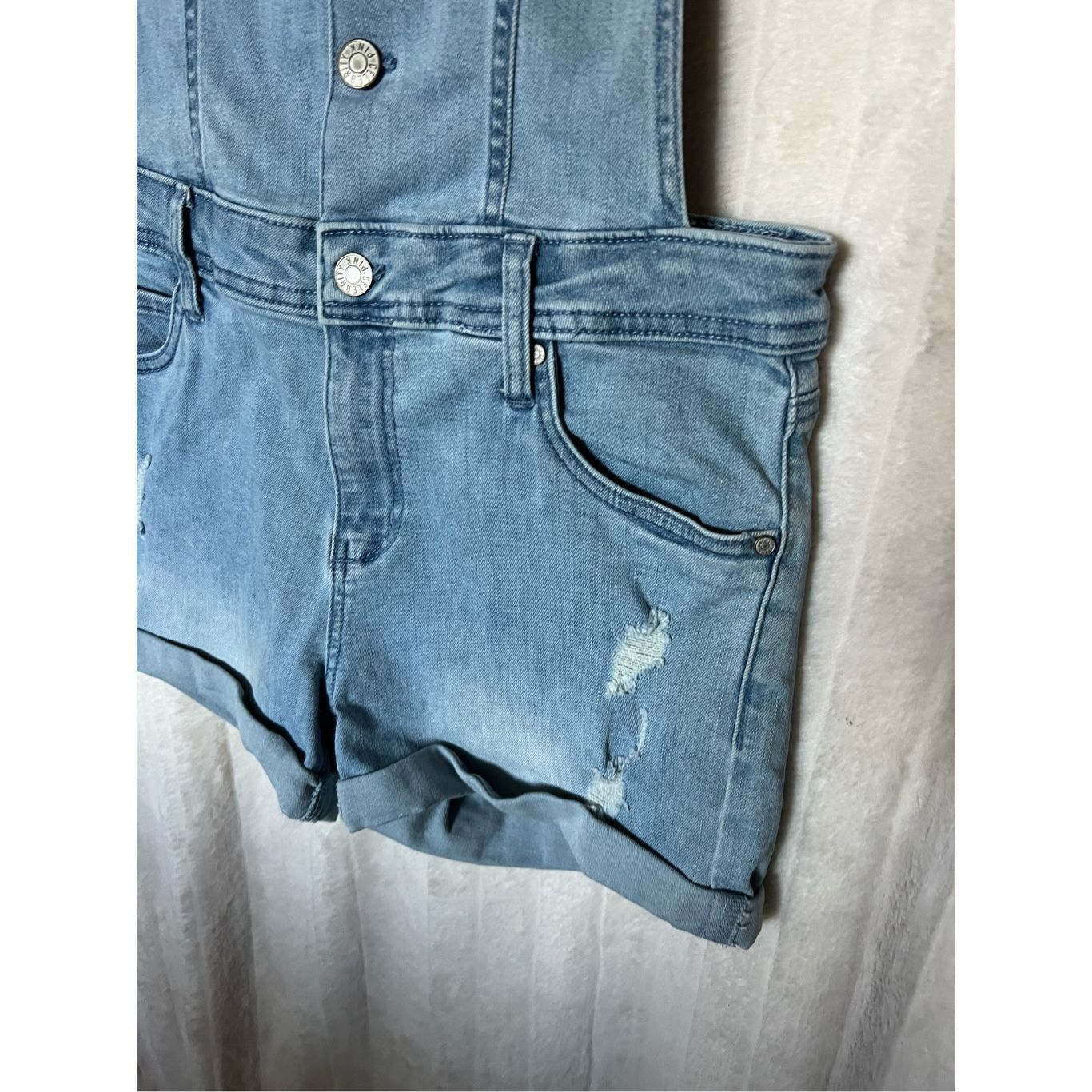 Other Celebrity Pink Blue Jean Short Overalls Woman’s Size Medium Size 28" / US 6 / IT 42 - 2 Thumbnail