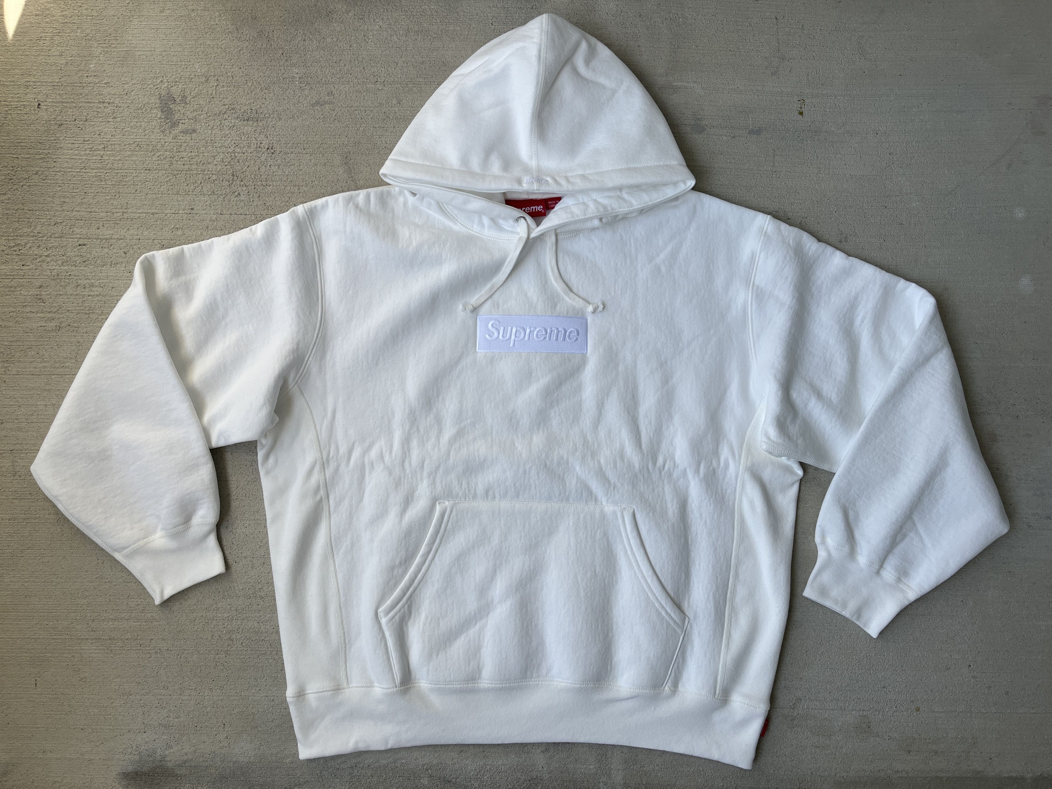 image of Supreme Box Logo Hooded Sweatshirt Fw23 in White, Men's (Size Medium)