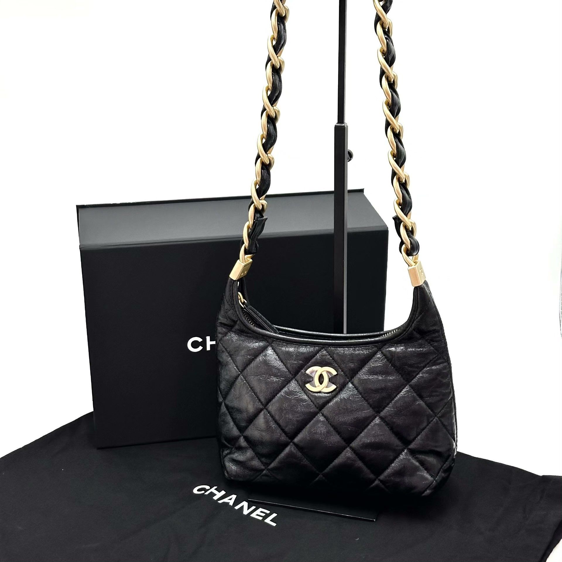 Chanel Pre-loved Bag Very good condition Size ONE SIZE - 1 Thumbnail