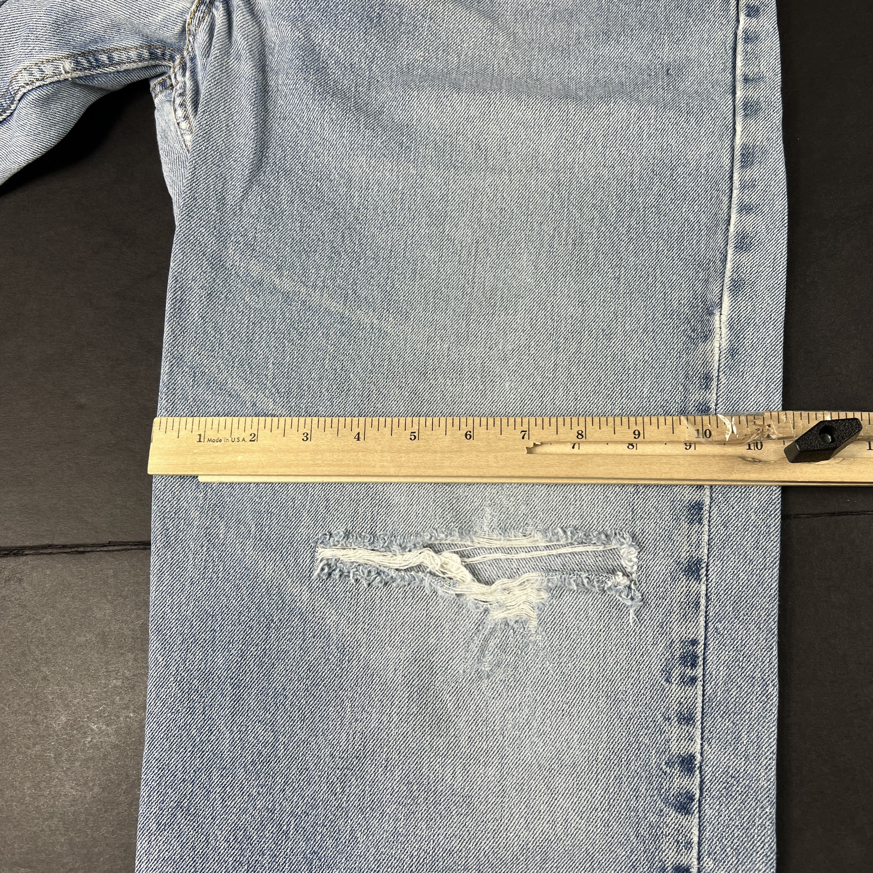 Y2K Levi's Jeans 550 Relaxed Blue Faded Thrashed Denim