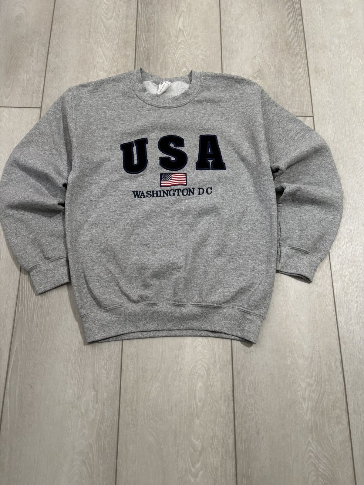 Gildan Grey Gildan USA Washington D.C. Crewneck Sweatshirt Size US S / EU 44-46 / 1 - 1 Thumbnail