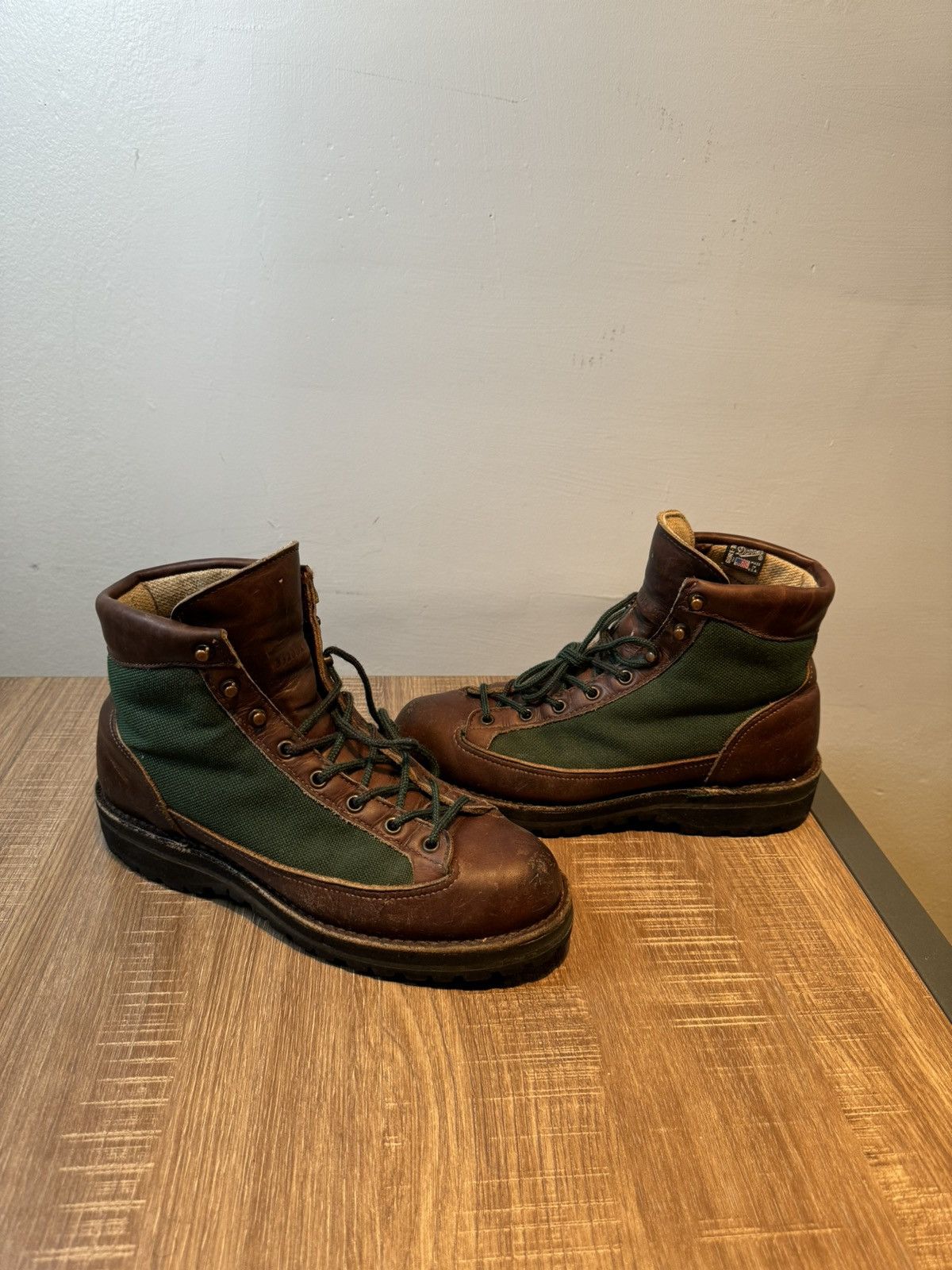 Danner Danner Boot Gore Tex Light - Men size 9 Brown Leather USA Size US 9 / EU 42 - 2 Thumbnail