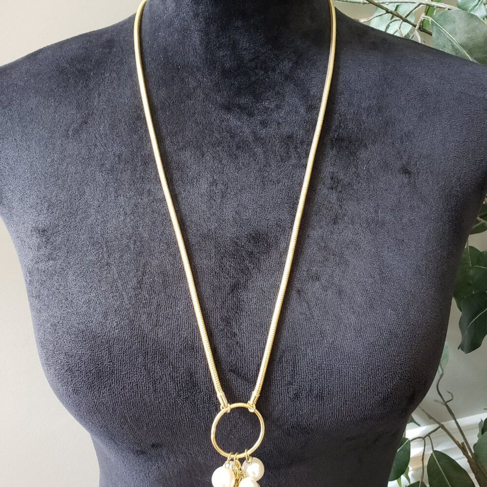 The Unbranded Brand Gold Snake Chain Circles Charm Pearls Necklace Lobster Clasp Size ONE SIZE - 2 Thumbnail