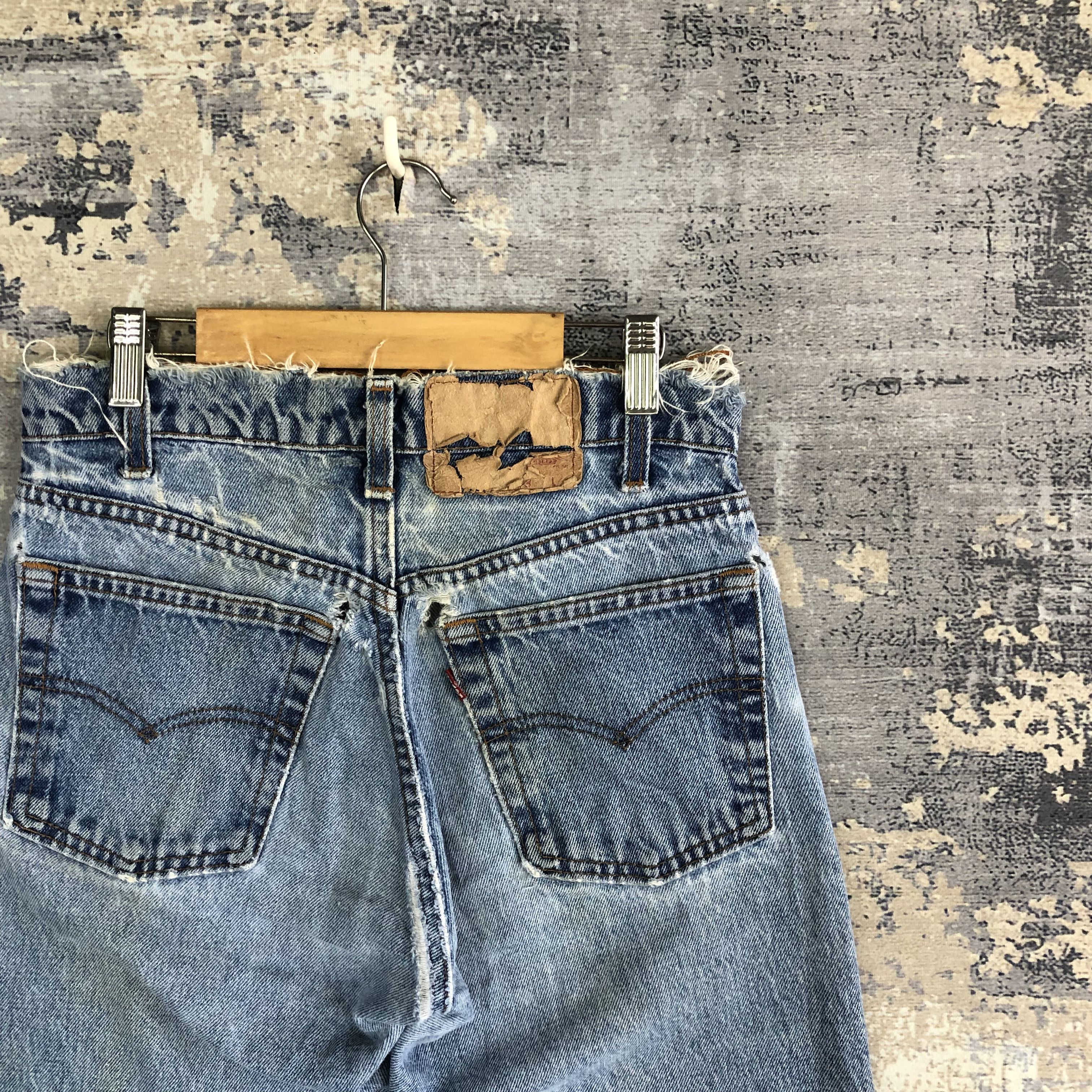 Levi's Vintage 80s Levis 505 Distressed Jeans Levis Faded Denim Size 26" / US 2 / IT 38 - 5 Thumbnail