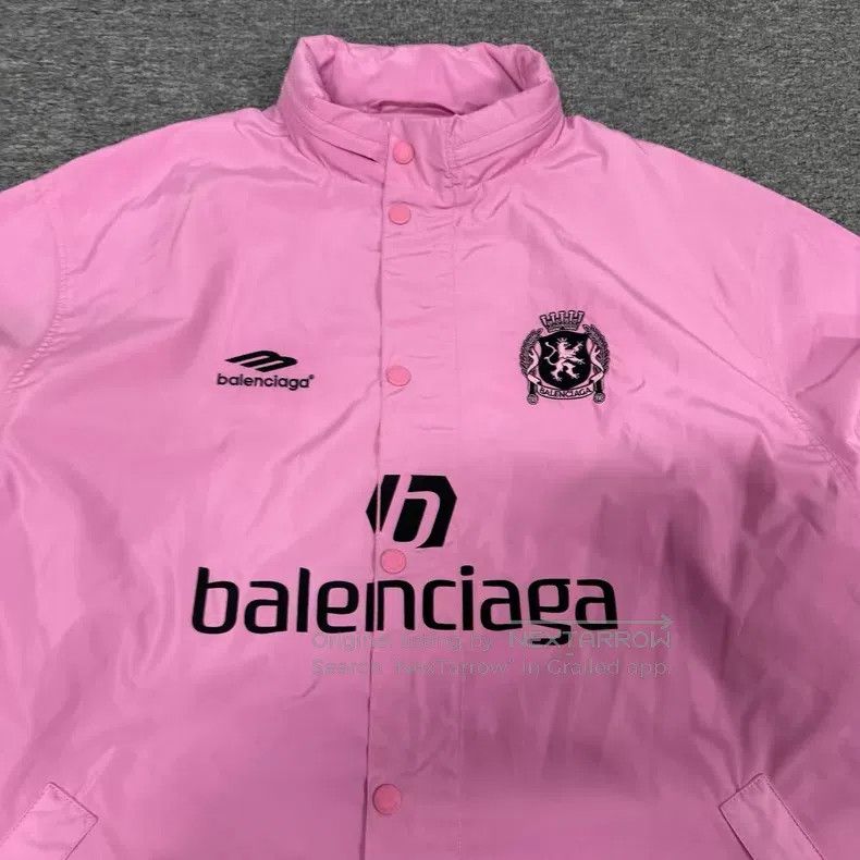 Balenciaga Balenciaga Pink Manchester United Official Logo Print Over Size US XS / EU 42 / 0 - 4 Thumbnail