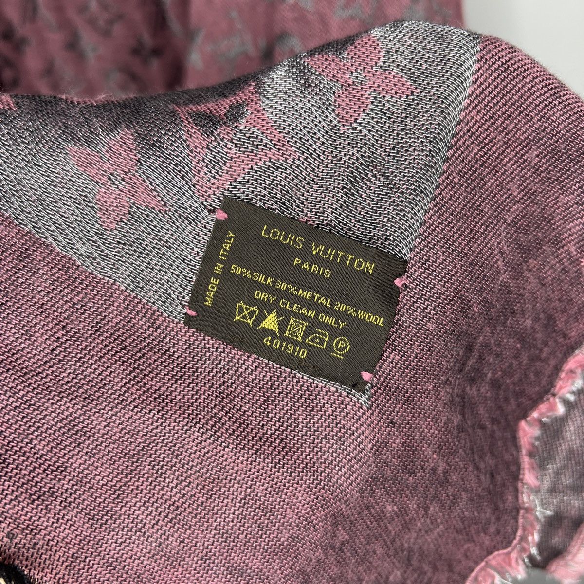 Louis Vuitton Louis Vuitton Scarf Silk Wool Metal Monogram Pattern LV Size ONE SIZE - 9 Thumbnail