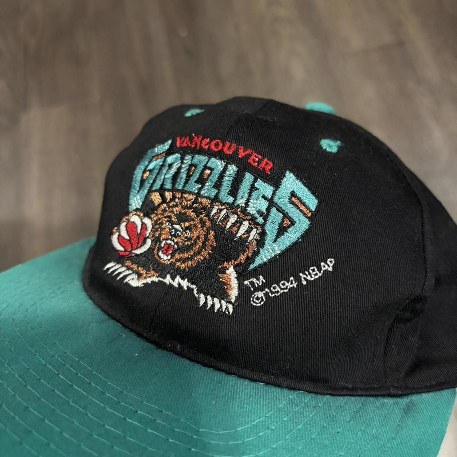 NBA Vintage Vancouver grizzlies kids snap back hat 1994 Size ONE SIZE - 2 Thumbnail