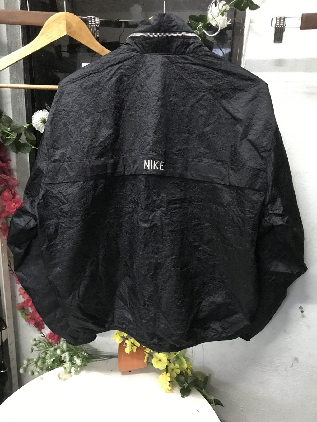 Nike Men’s Nike Solid Color Stand Collar Zipper Sport Black Jacke Size US L / EU 52-54 / 3 - 4 Thumbnail