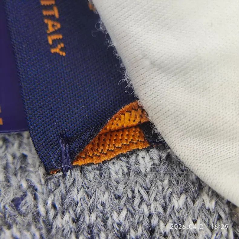 Louis Vuitton Louis Vuitton Checker Wool Scarf Size ONE SIZE - 6 Thumbnail