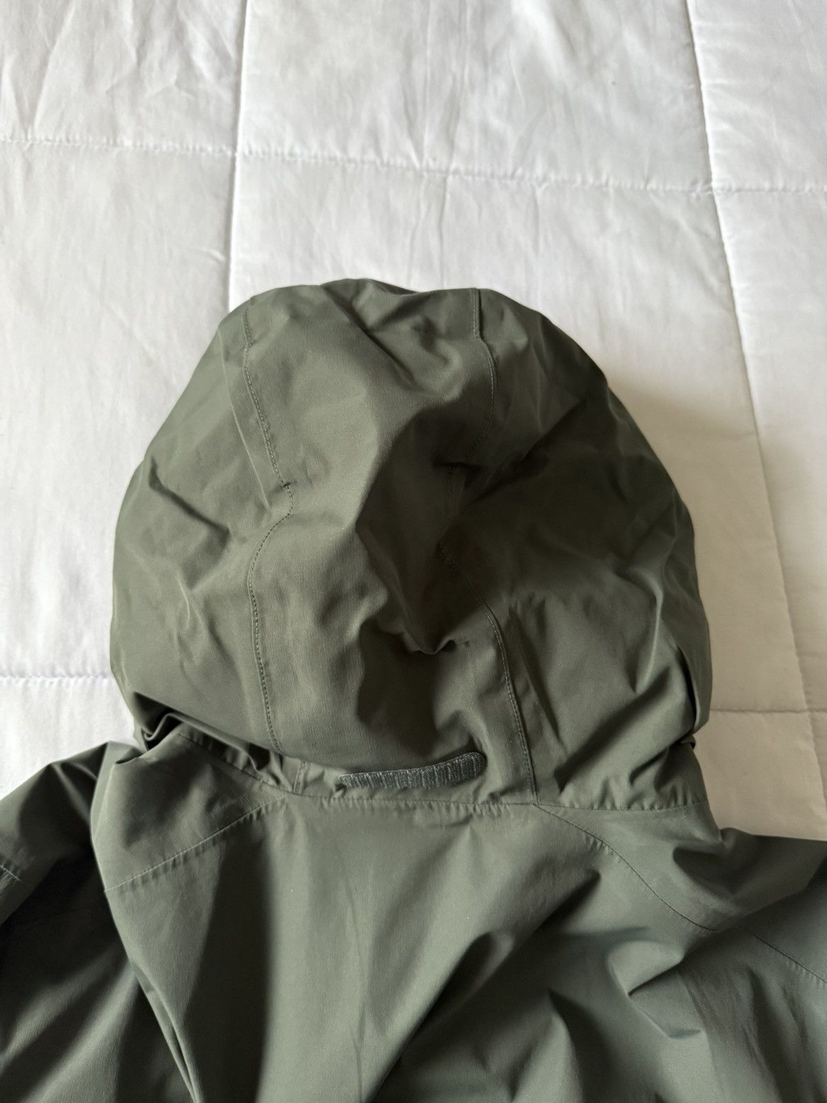 Salomon Salomon Men's Olive Windbreaker Size US L / EU 52-54 / 3 - 9 Thumbnail
