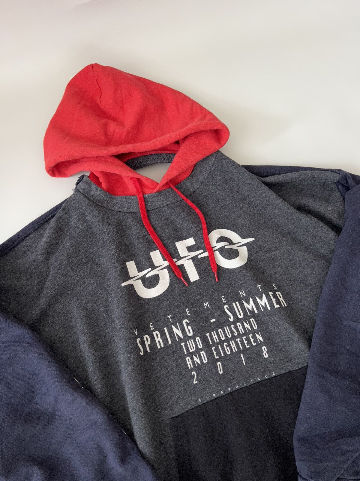 Vetements Vetements SS18 UFO Reversible Hoodie Size US L / EU 52-54 / 3 - 3 Thumbnail