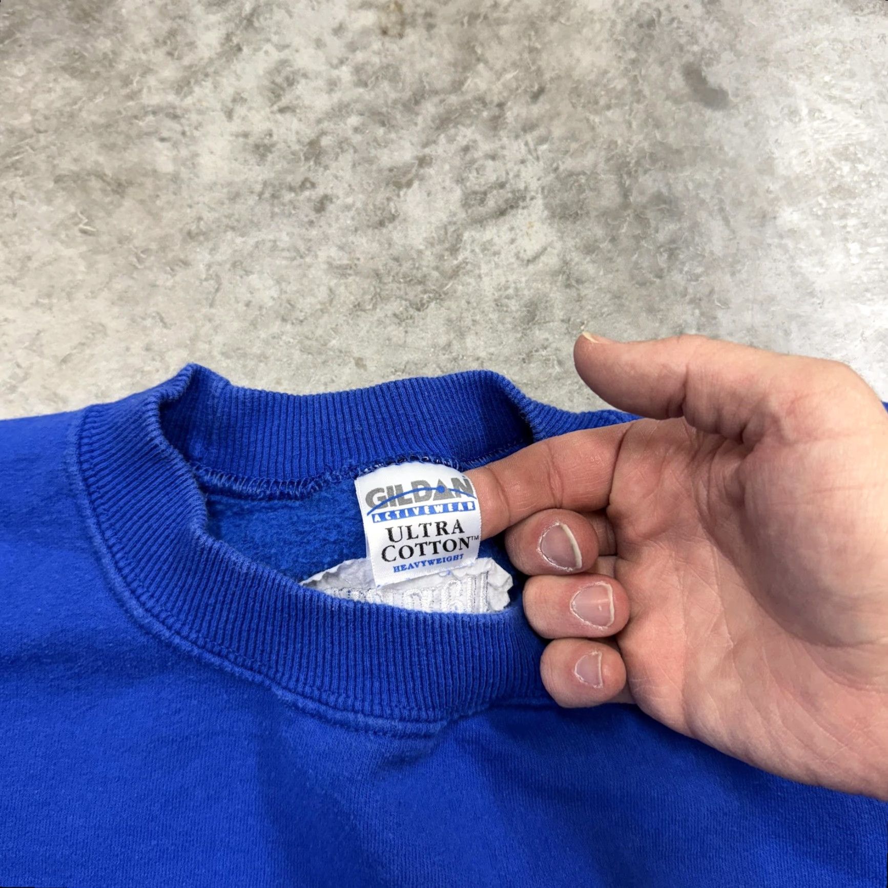 Gildan VINTAGE Fishing Sweatshirt mens 2XL blue crewneck Fish Bass outdoors grandpa Size US XXL / EU 58 / 5 - 3 Thumbnail