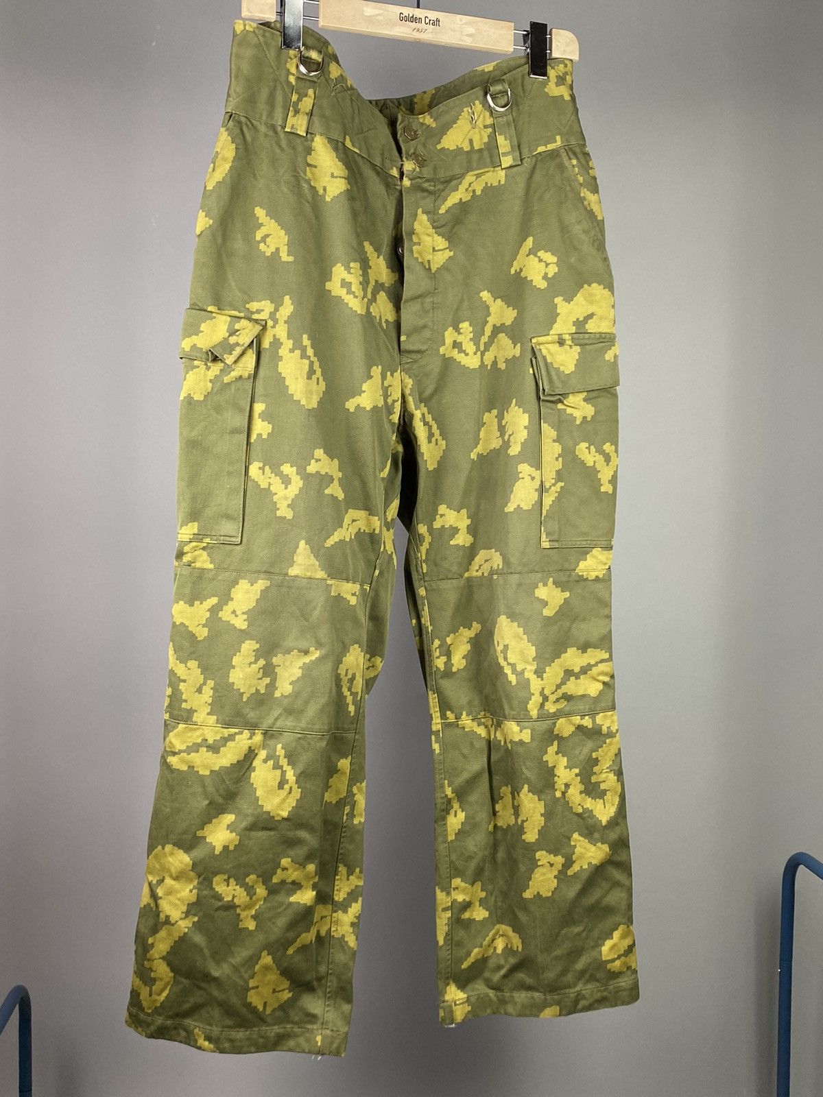 Japanese Brand × Vintage Rare Military-Style Camo Cargo Pants in Pixel Yellow Green Size US 32 / EU 48 - 1 Thumbnail