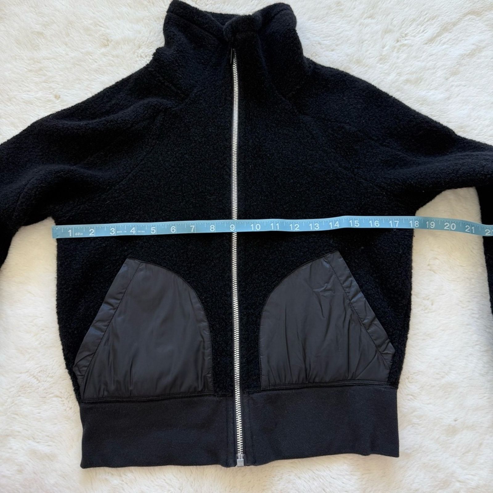 Lululemon Lululemon Athletica women sherpa jacket size 6 Size 28" / US 6 / IT 42 - 6 Thumbnail