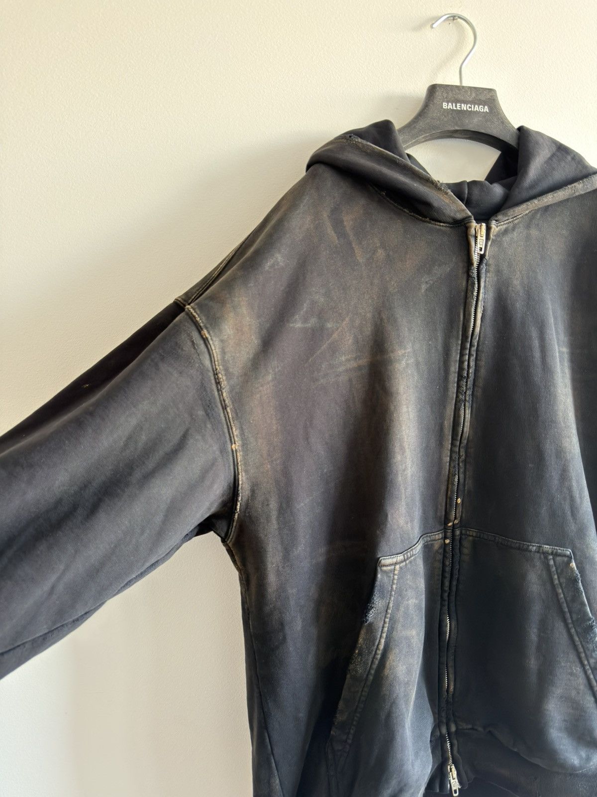 Balenciaga *RARE* BALENCIAGA DEMNA MUD SHOW RUNWAY DYED HOODIE BELLA Size US M / EU 48-50 / 2 - 3 Thumbnail