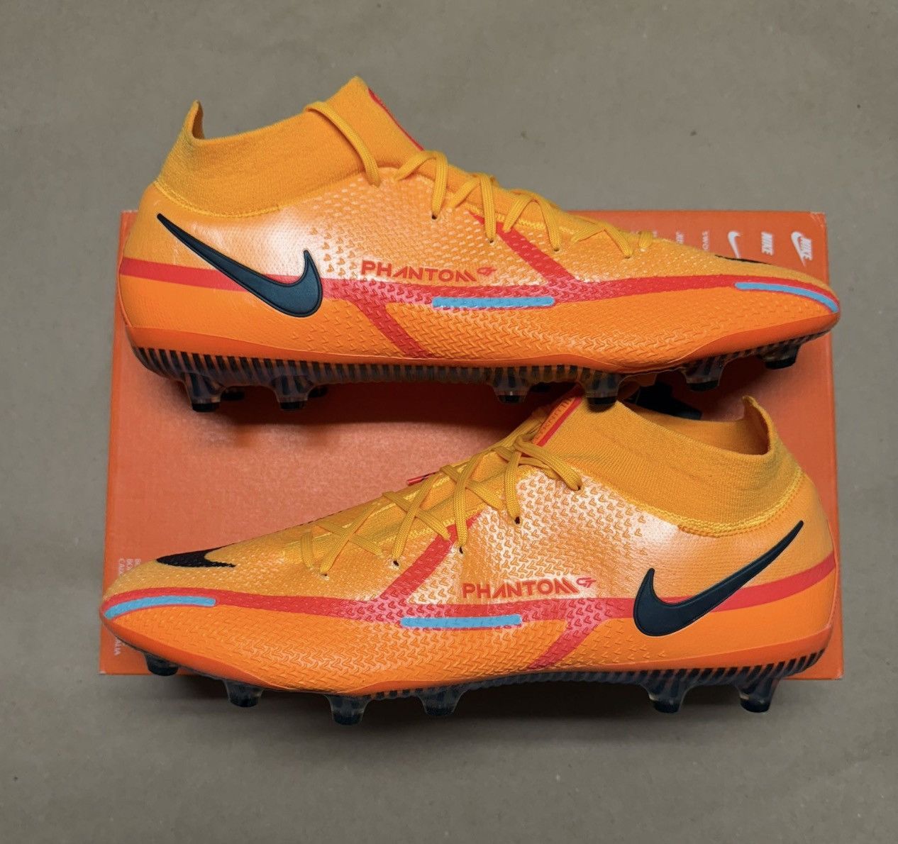 Nike Nike Phantom GT2 Elite DF AG Mens size 13 Soccer cleats NEW! Size US 13 / EU 46 - 1 Thumbnail