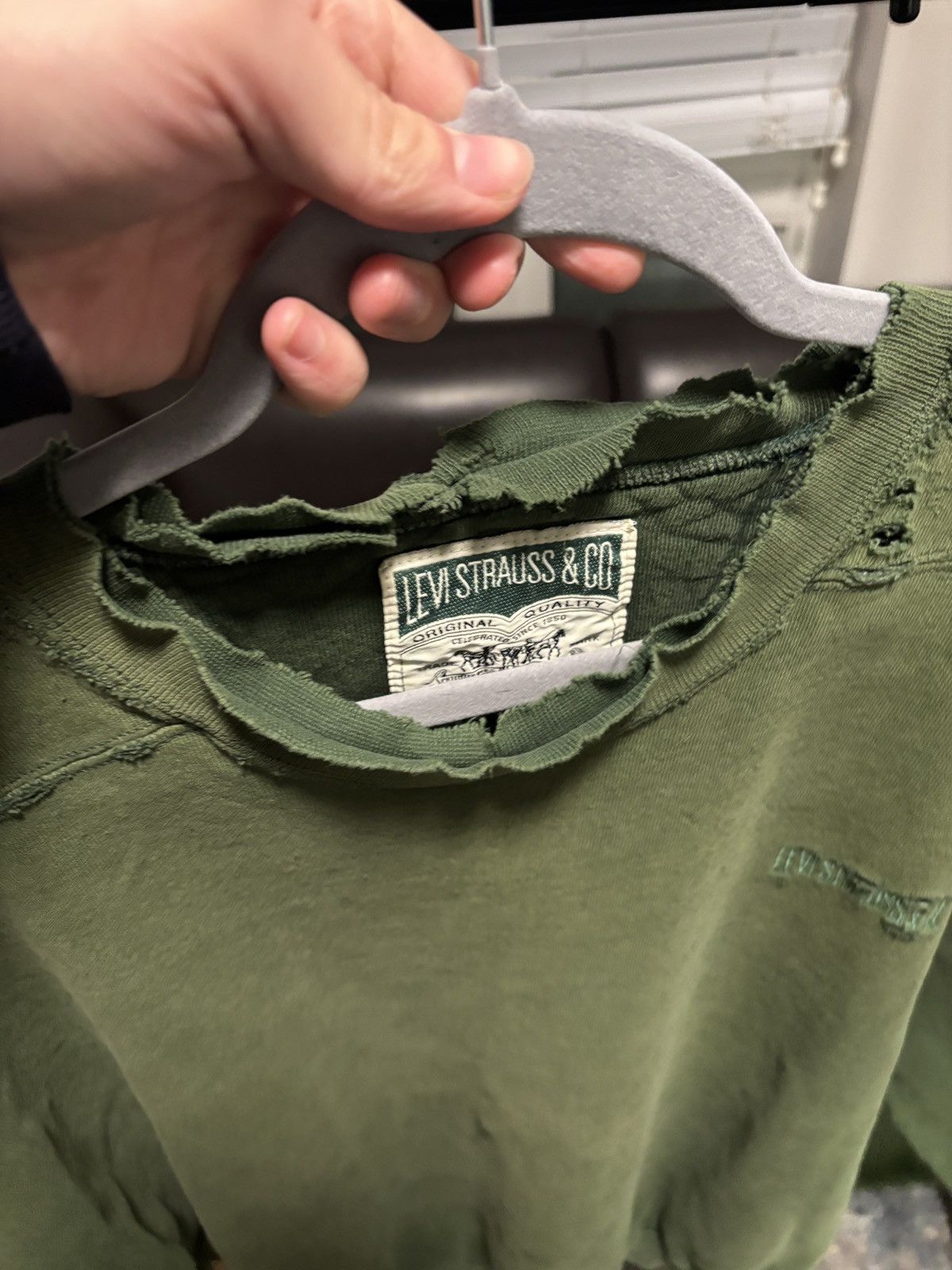 Levi's Vintage 90s levis green heavy distressed/sunfaded sweatshirt Size US L / EU 52-54 / 3 - 8 Thumbnail