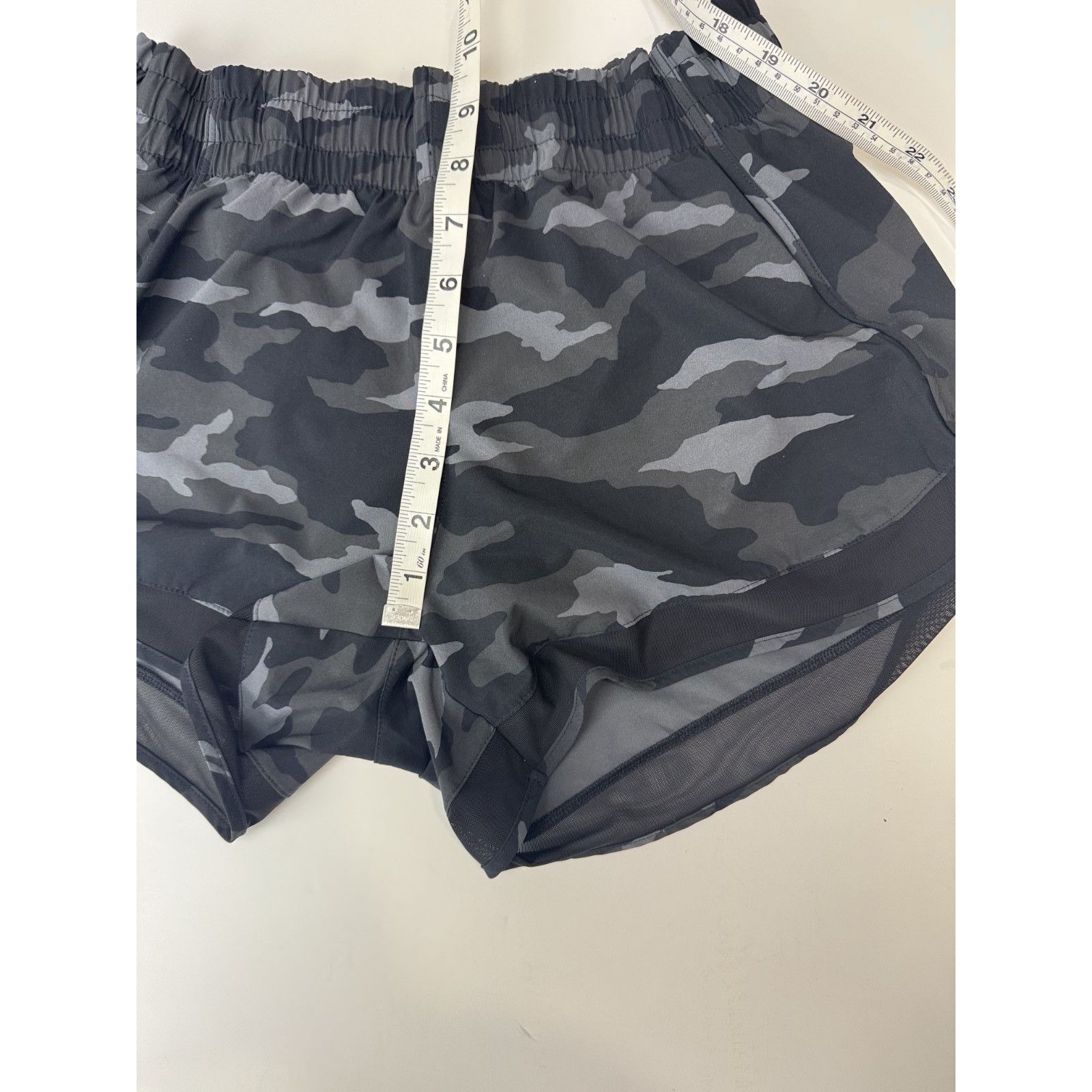 Athleta Athleta Printed Mesh Racer Run 4" Shorts Sheer Trim XS Size 26" / US 2 / IT 38 - 5 Thumbnail