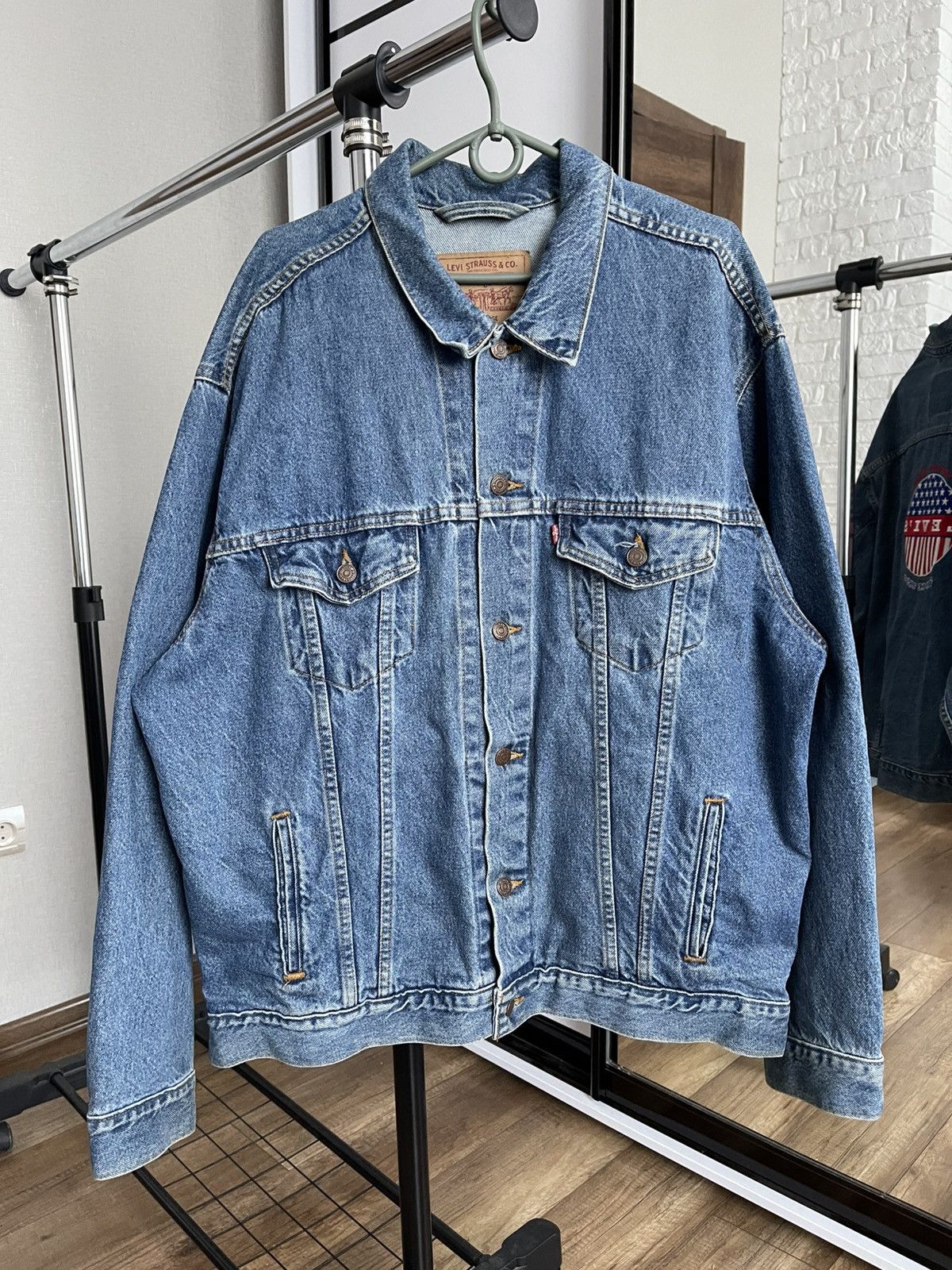 Levi's Vintage Clothing Levis Vintage Denim Jacket Big Logo Embroidered 80s Size US XL / EU 56 / 4 - 6 Thumbnail