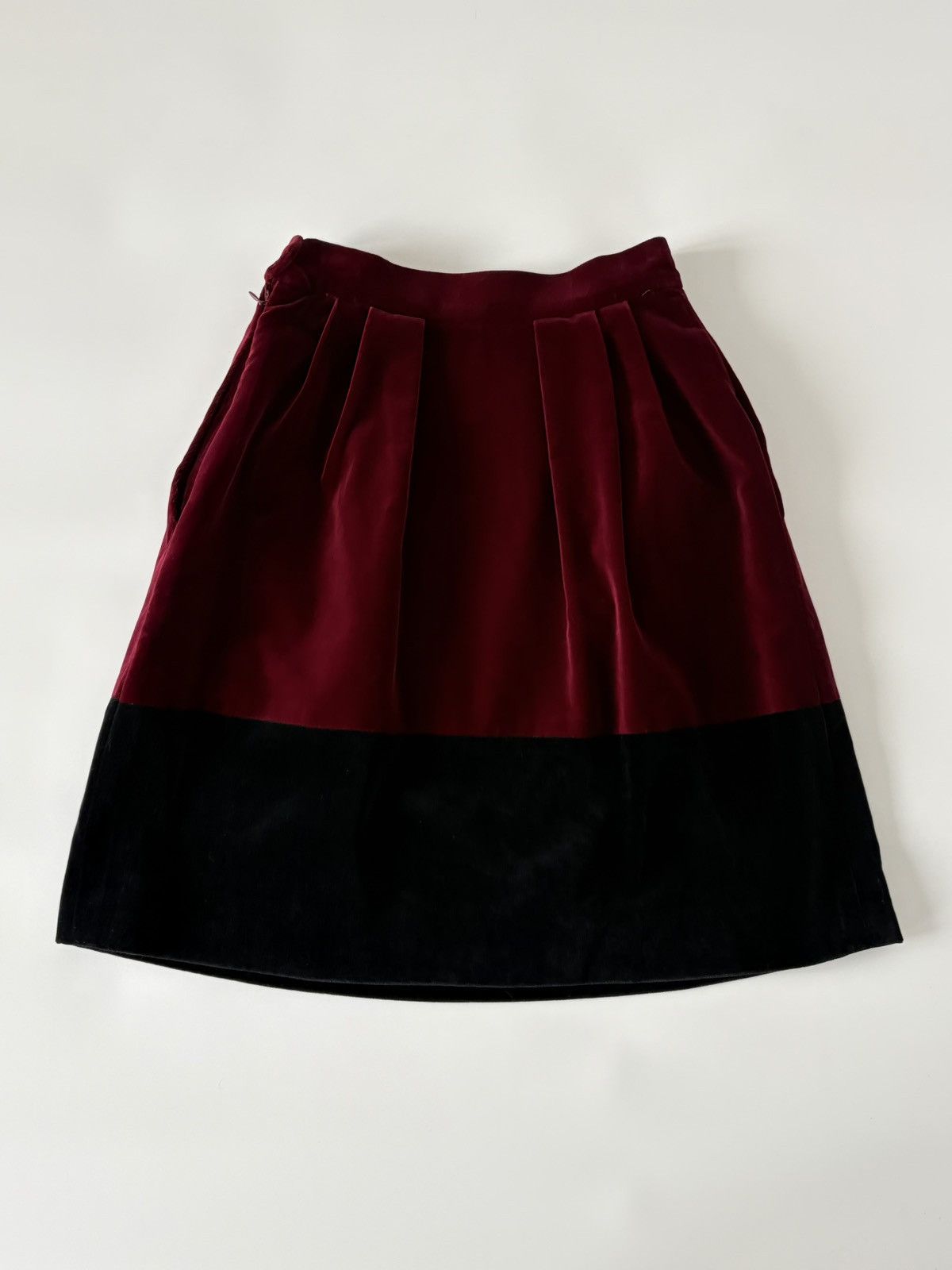 Yves Saint Laurent YSL Rive Gauche F/W 1994 Two-Toned Velvet Skirt Burgundy S Size 27" / US 4 / IT 40 - 11 Thumbnail