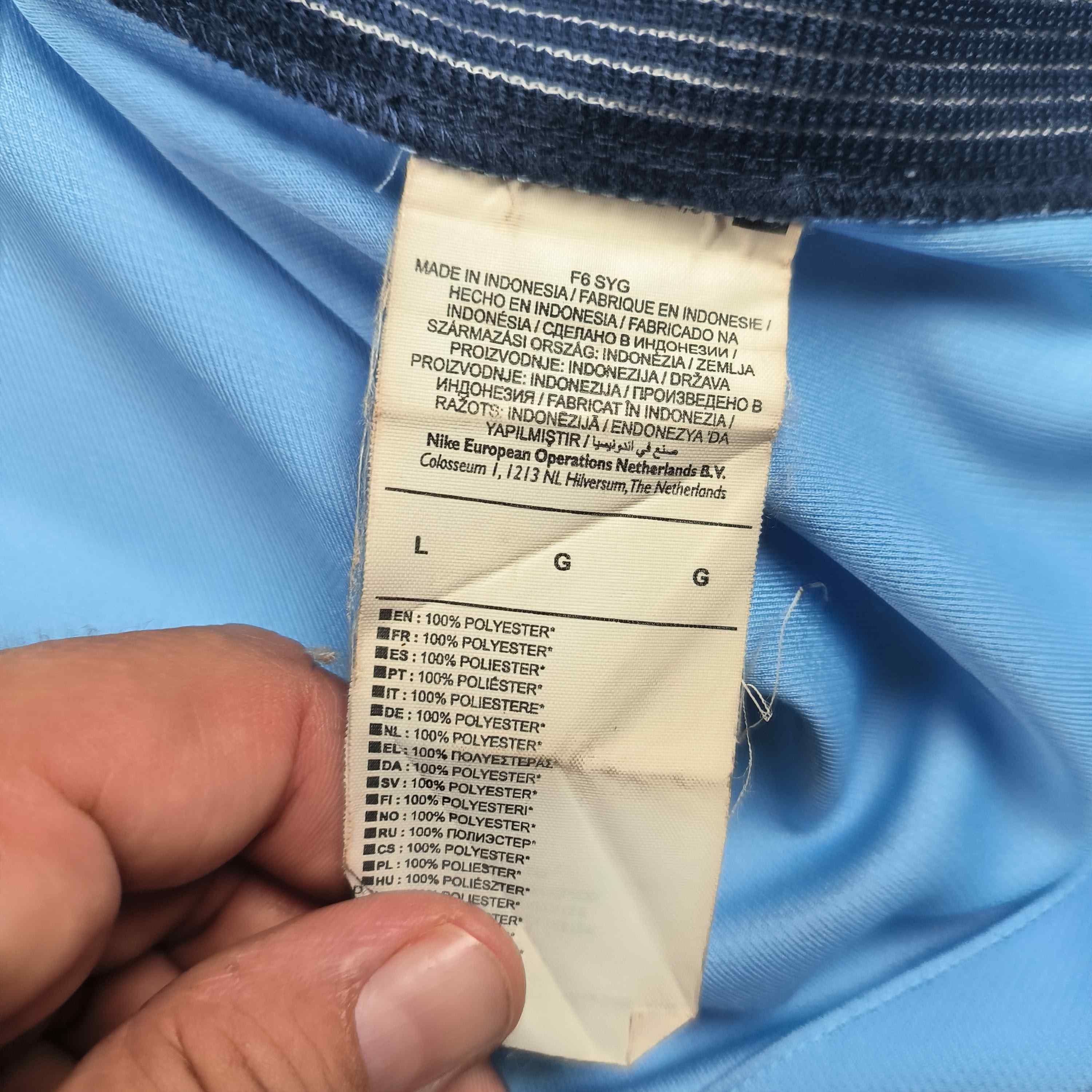 Nike Manchester City 16-17 home UCL Kun Agüero football jersey L Size US L / EU 52-54 / 3 - 8 Thumbnail