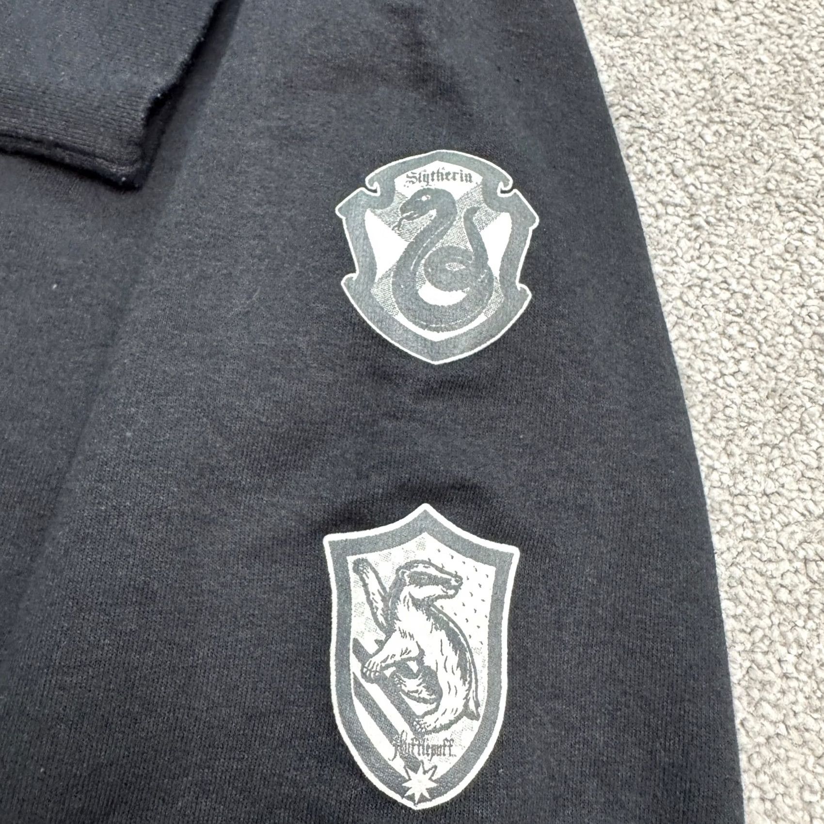 Vintage Harry Potter Hogwarts Hoodie Pullover Sweatshirt Mens S Black Fleece Logo 1/4 Zip Hooded Winter All Seasons Size US S / EU 44-46 / 1 - 7 Thumbnail
