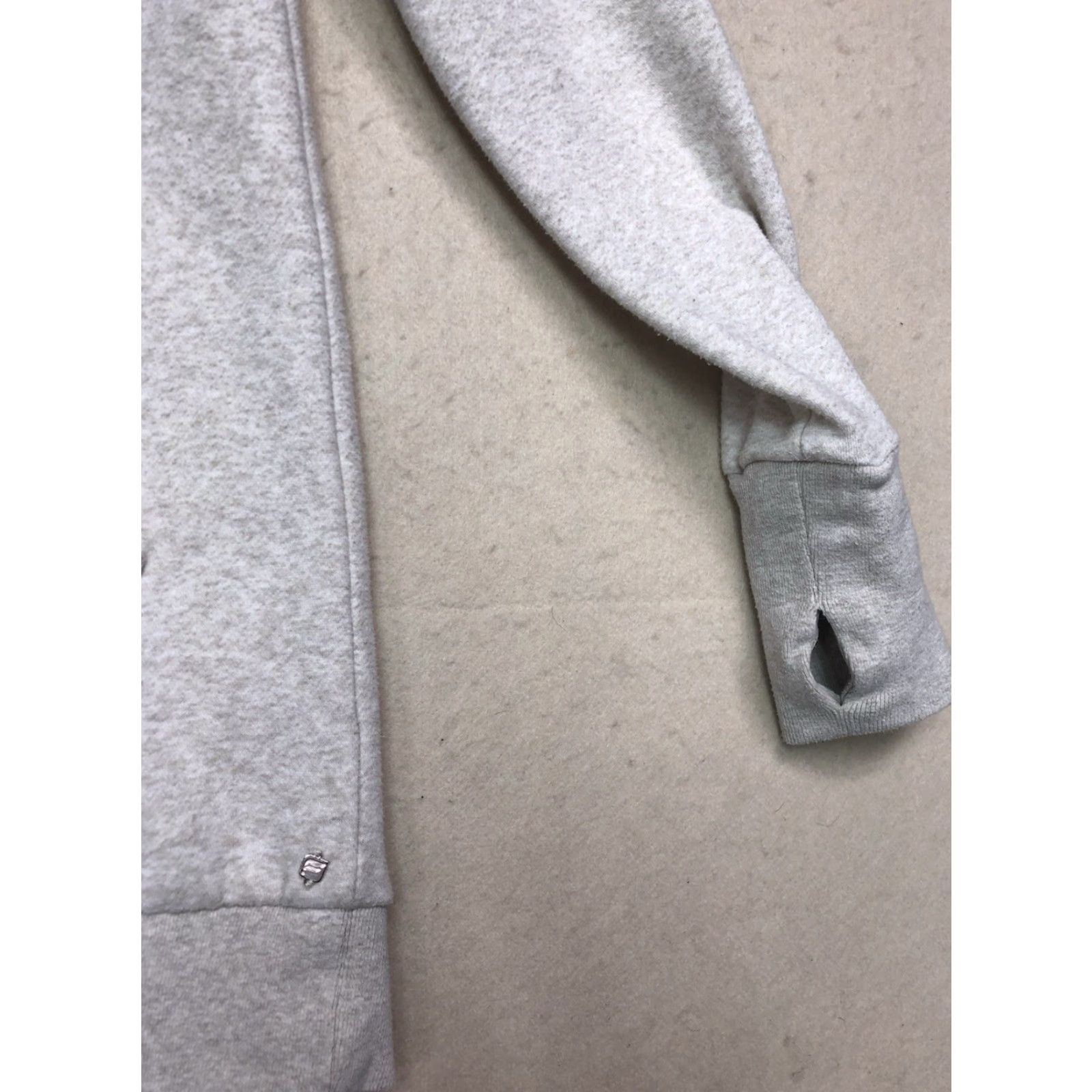 Fabletics **FABLETICS WOMENS TURTLE NECK LARGE GRAY SWEATER** User: **FABLETICS WOMENS LARGE TURTLE NECK GRAY SWEATER** Size L / US 10 / IT 46 - 7 Thumbnail