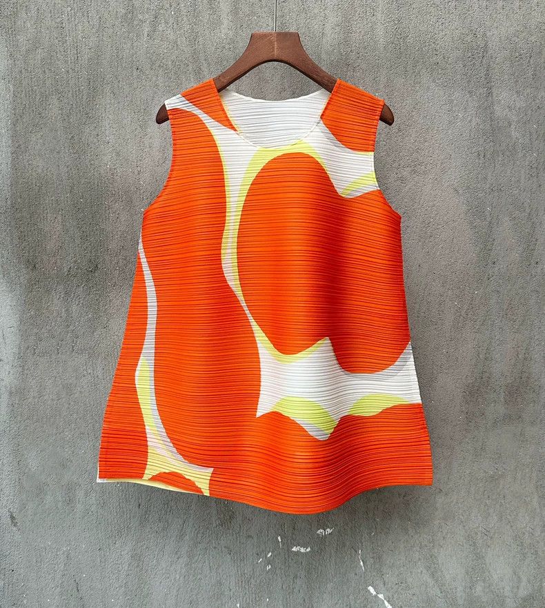 Issey Miyake Issey Miyake Orange pod pleated top Size L / US 10 / IT 46 - 1 Thumbnail
