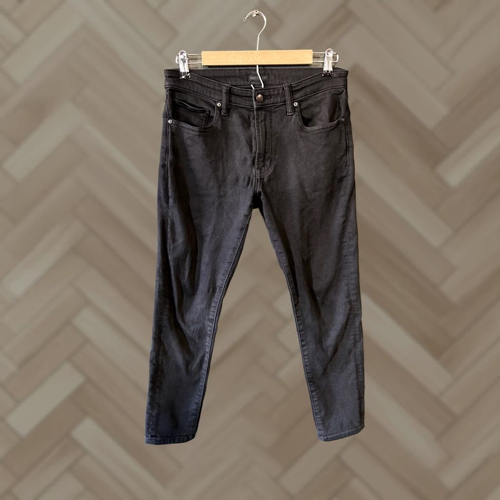 Uniqlo Uniqlo Jeans Men Black Denim Straight Leg 34x31 Regular Inseam 31 Size 34 Color Black Style Straight Junior? Mens Size US 34 / EU 50 - 1 Thumbnail