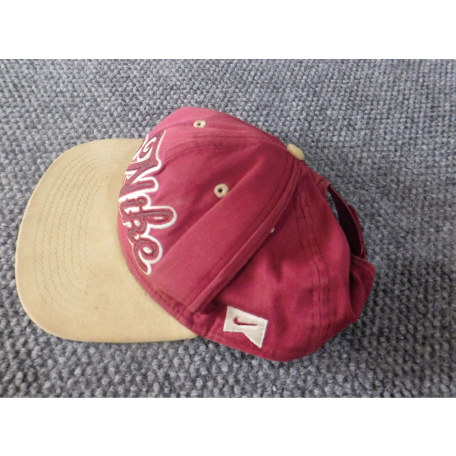 Nike VINTAGE Nike Hat Cap snapback Mens red logo classic Mens One Size Red Nike Hat Snapback Casual Classic 90s? Size ONE SIZE - 4 Thumbnail