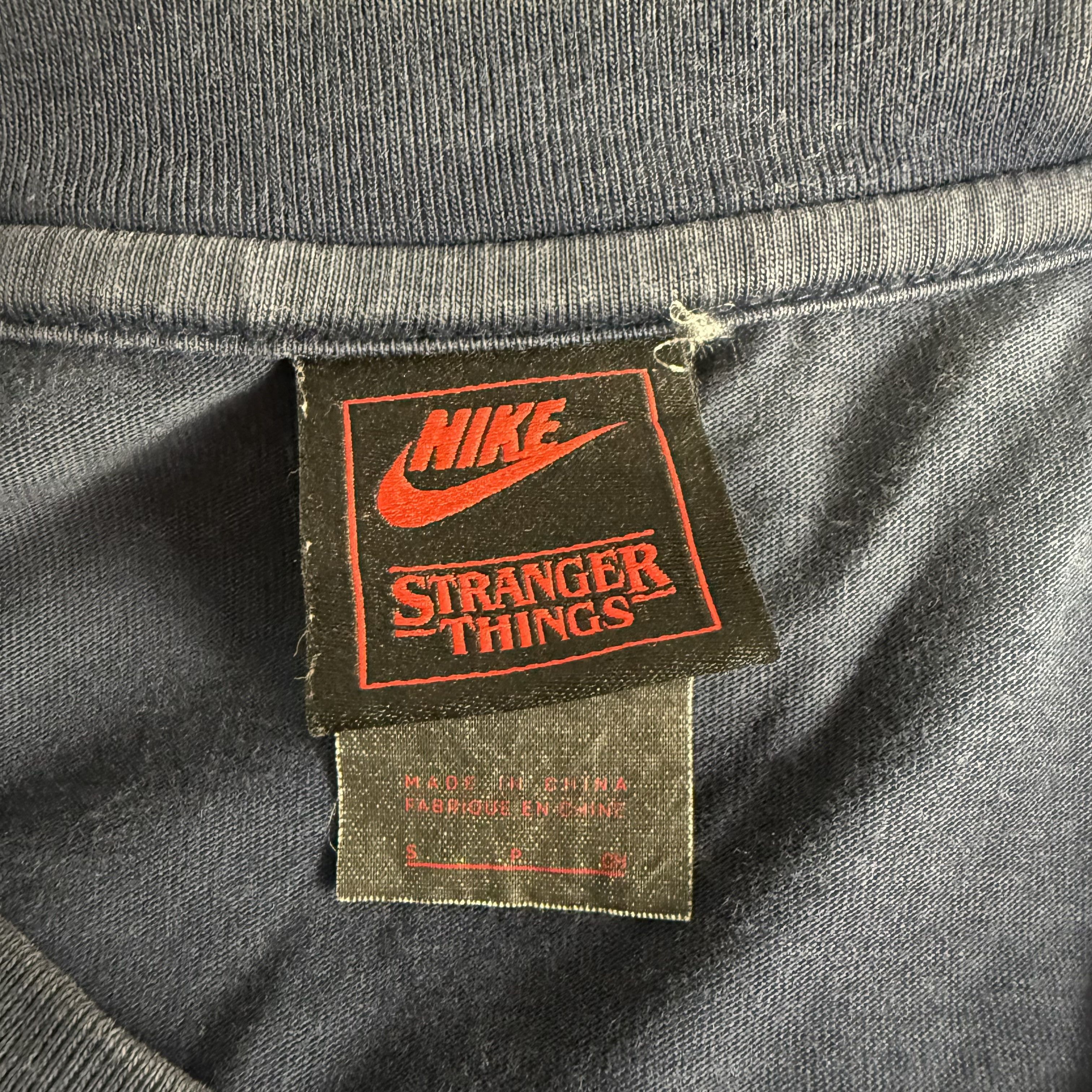 Nike 🔥RARE🔥Nike x Stranger Things Hawkins School T-shirt Size US S / EU 44-46 / 1 - 5 Thumbnail